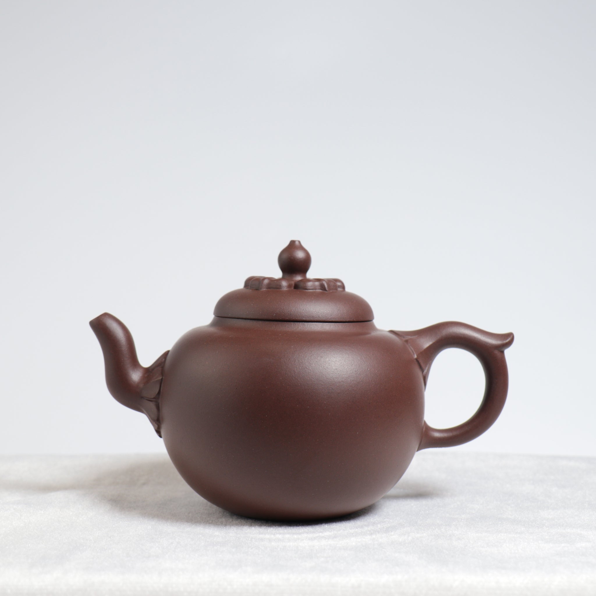 （已售出）【菱花壺】全手工原礦七十年代老紫泥優雅紫砂茶壺