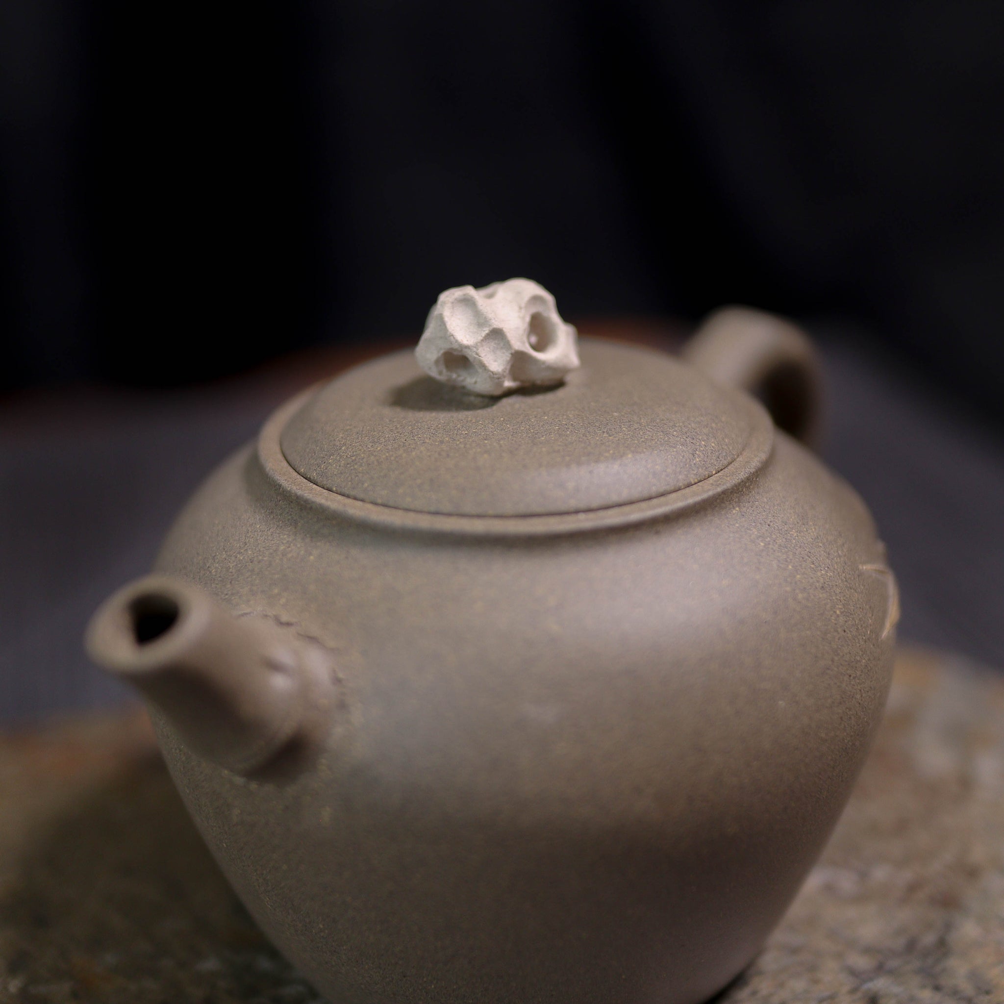 （已售出）*新品*【太湖石·竹】全手工原礦青段泥仿生紫砂茶壺