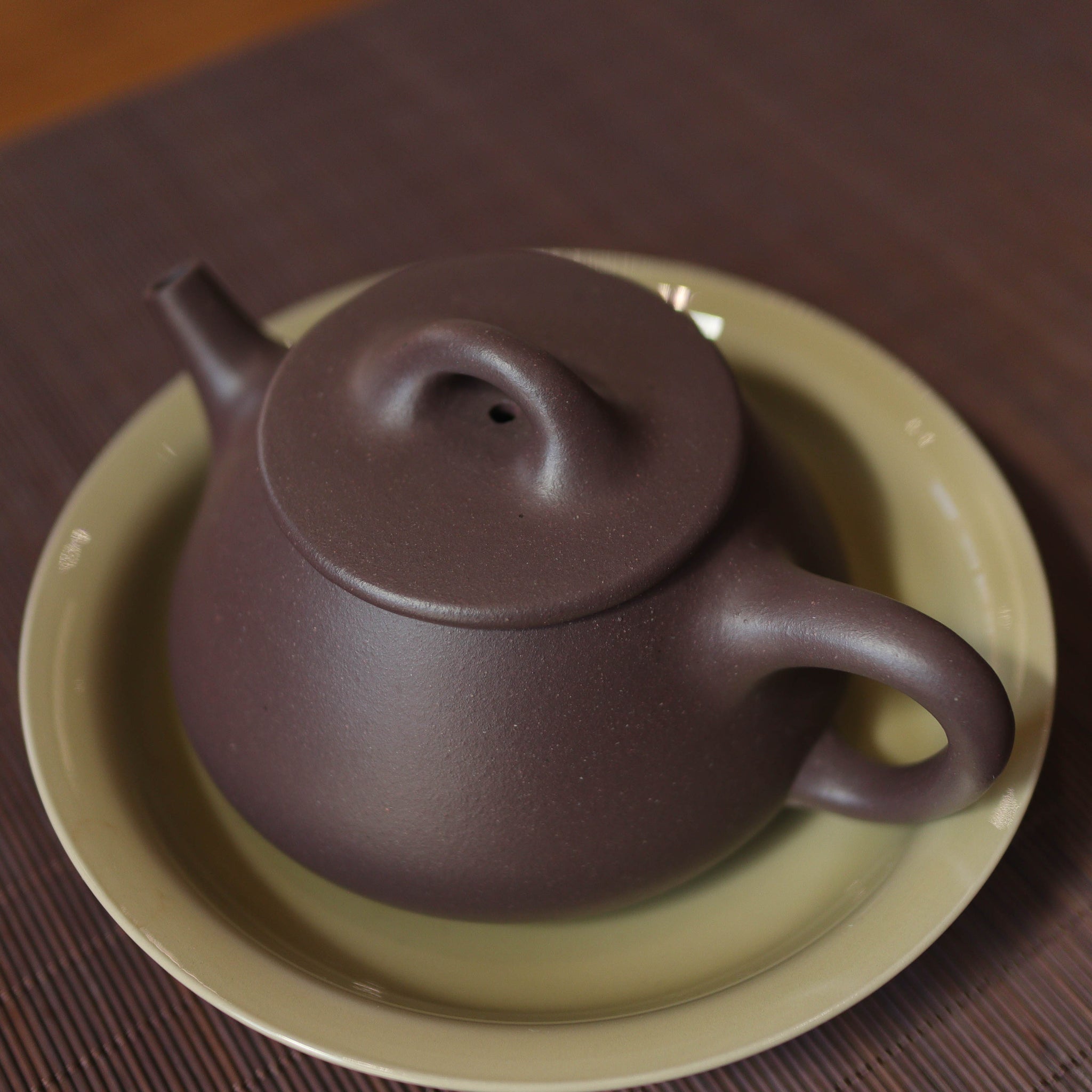 [Flat cover stone scoop] Fully handmade azure clay and purple sand teapot