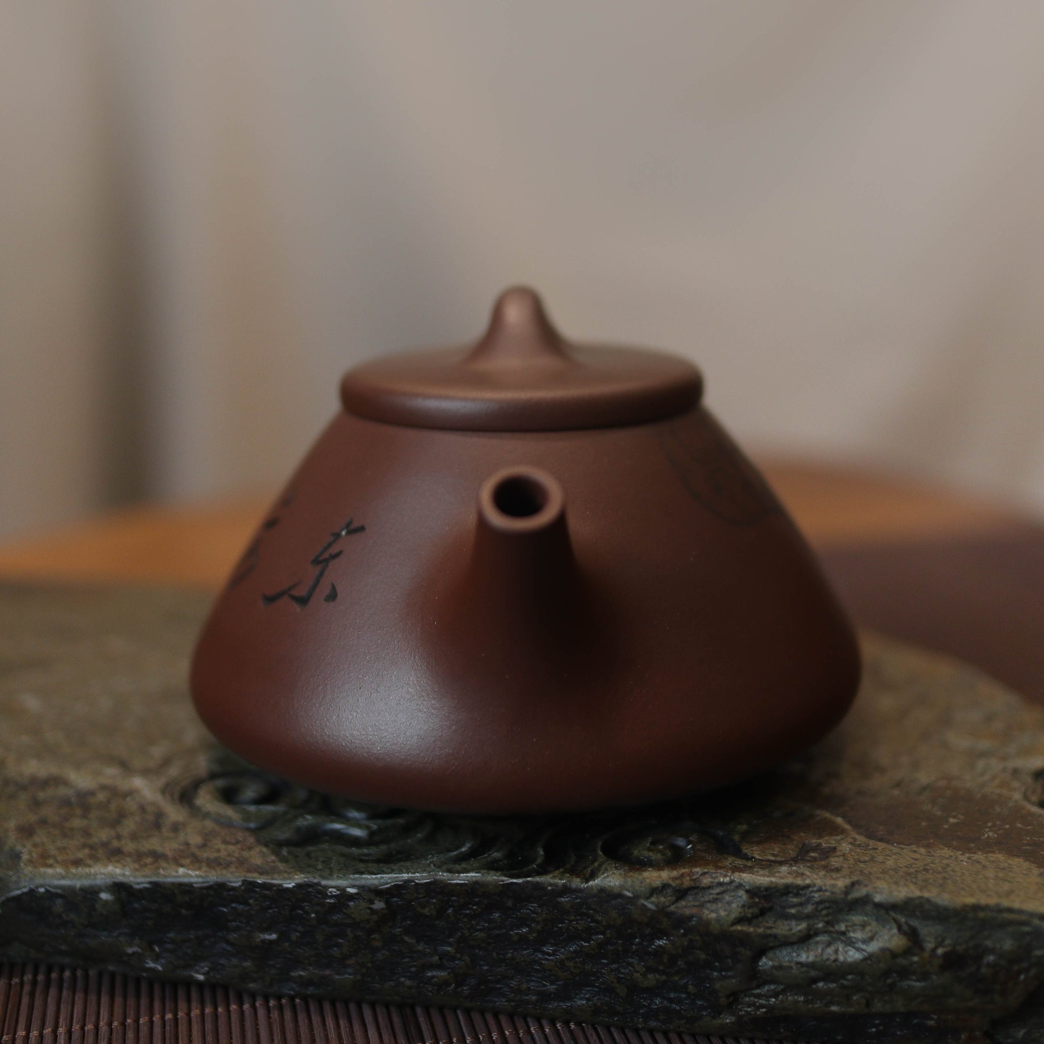 *New Product* [Ziye Stone Scoop] Fully handmade old purple clay teapot with calligraphy and painting