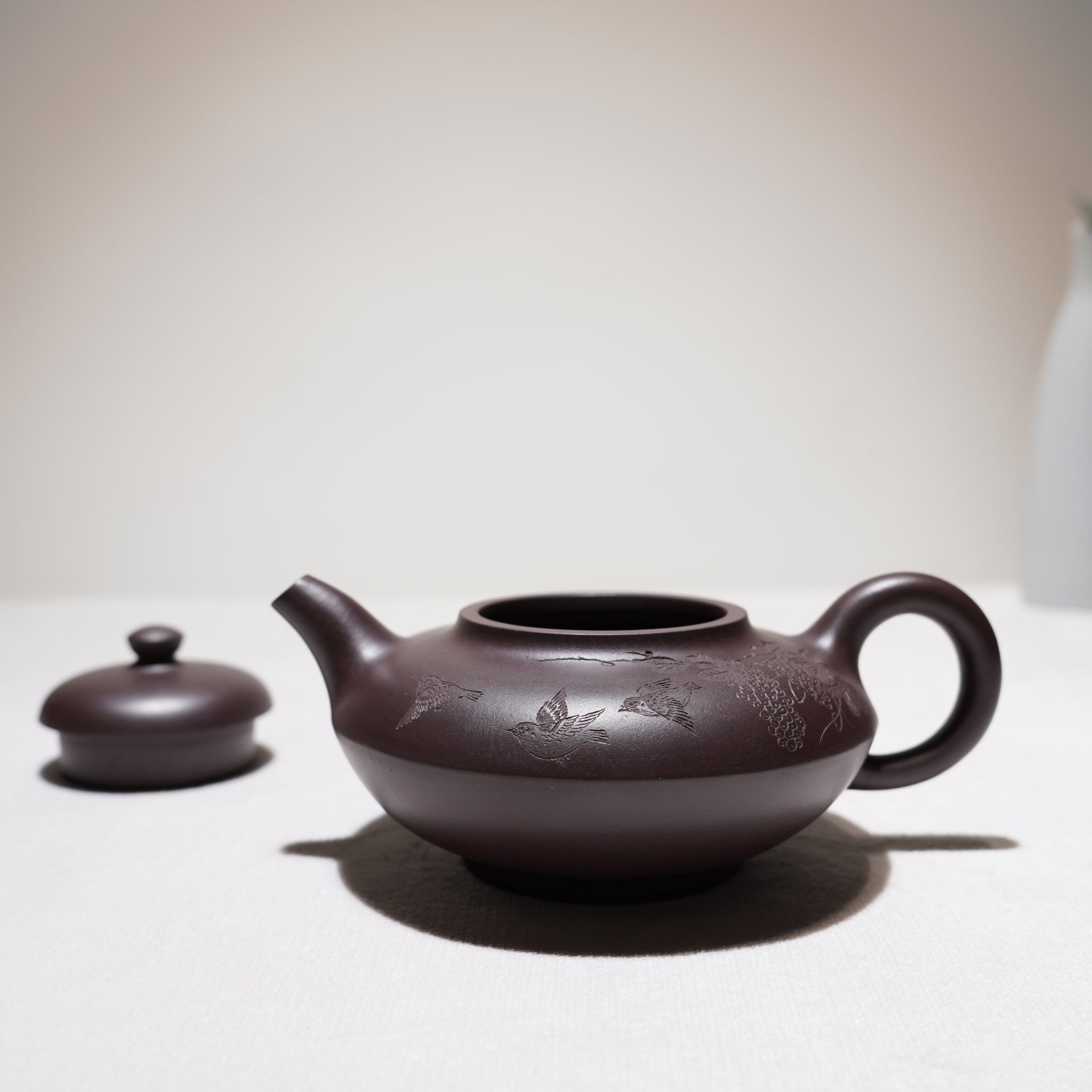 [Albizia] Original mineral purple eggplant mud carved calligraphy and painting purple sand teapot