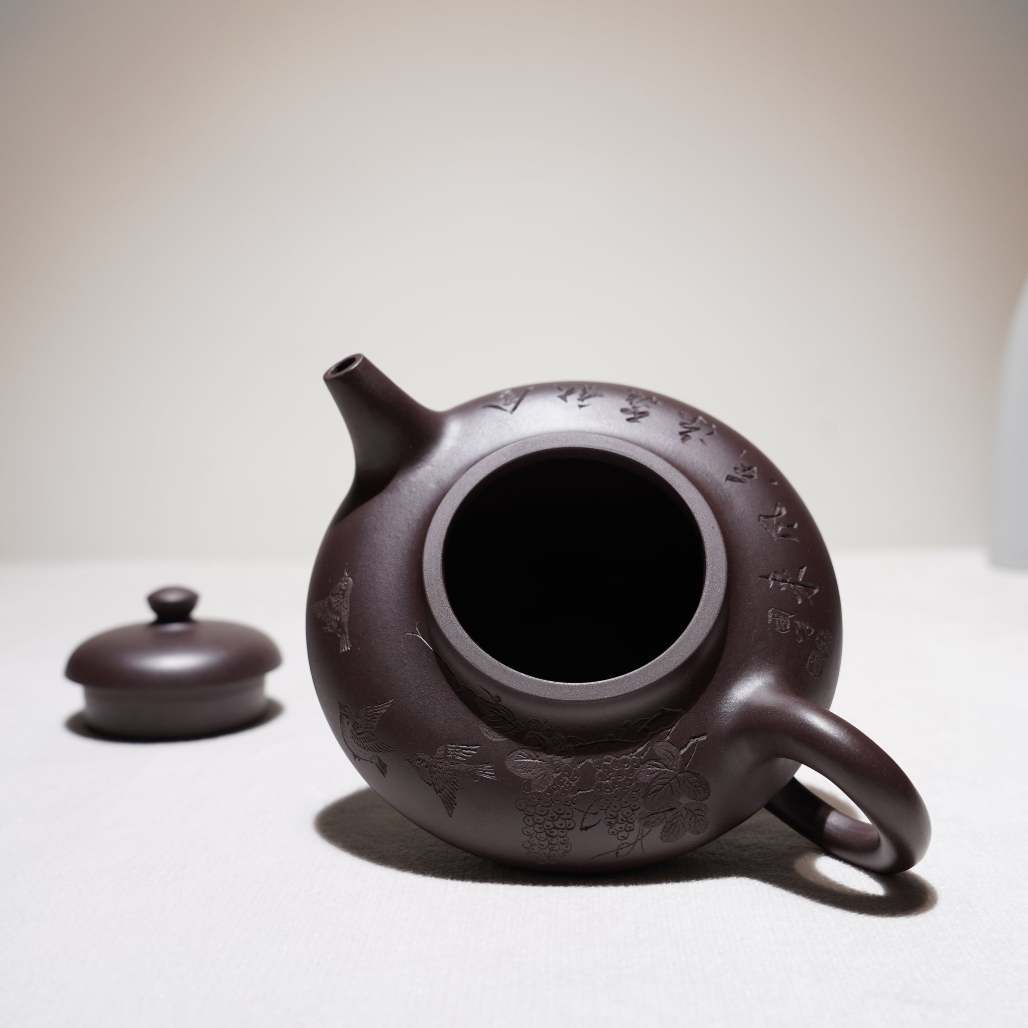 [Albizia] Original mineral purple eggplant mud carved calligraphy and painting purple sand teapot