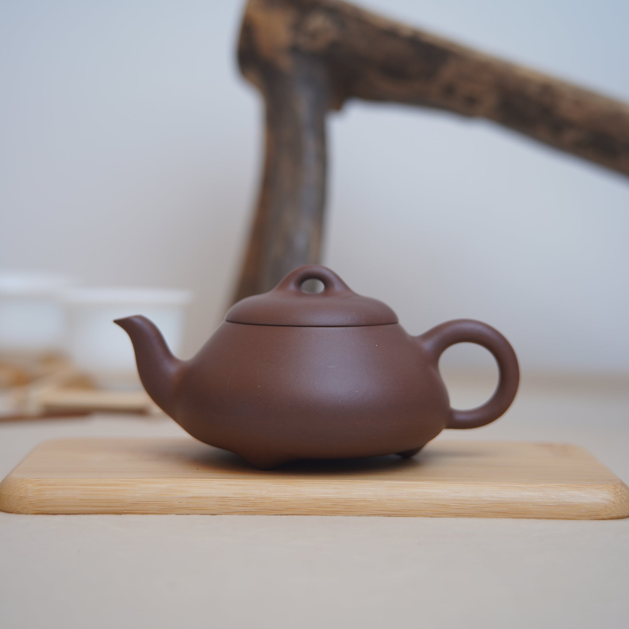 *New Product* [Pigeon Beak Stone Scoop] Fully Handmade Raw Mineral Purple Clay Teapot 