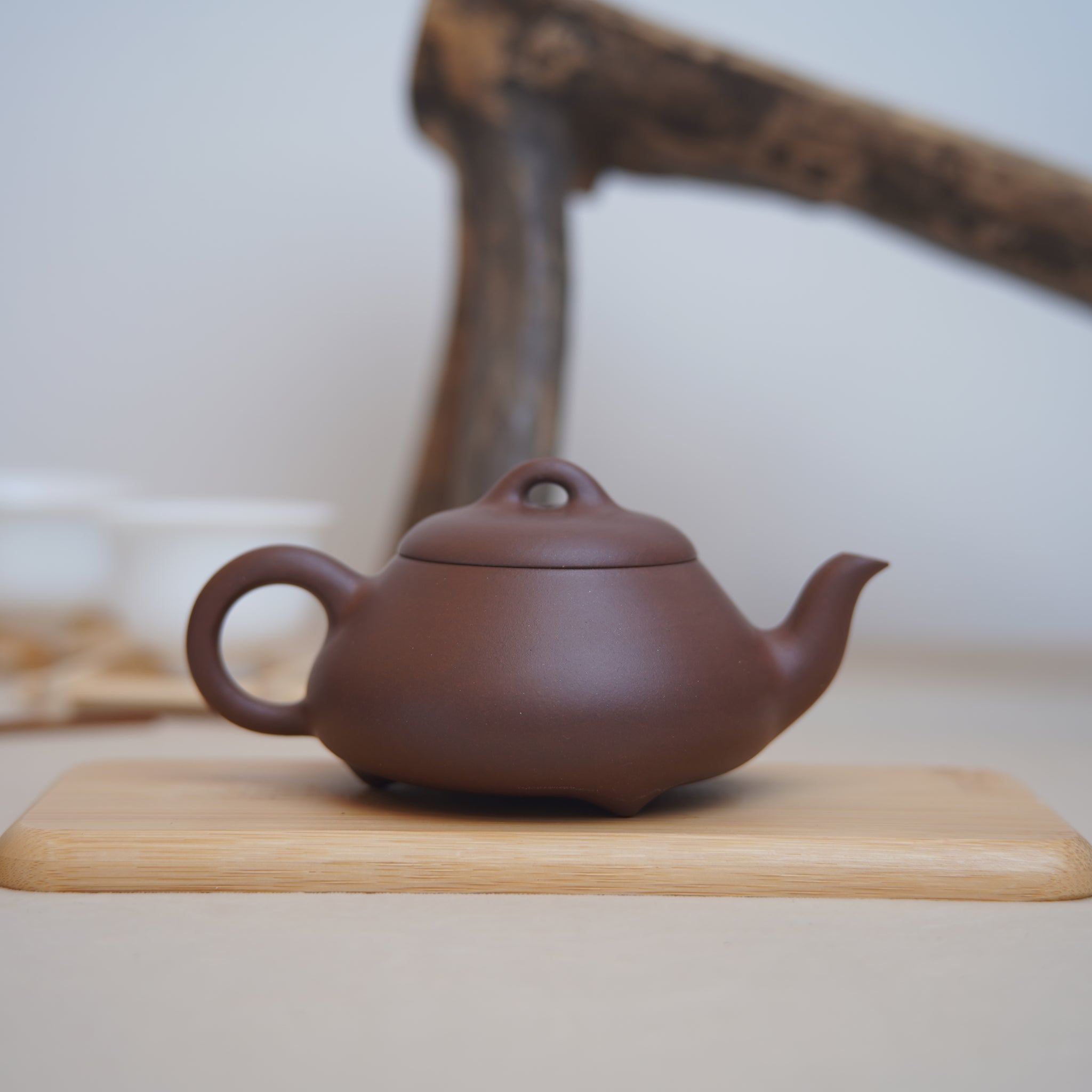 *New Product* [Pigeon Beak Stone Scoop] Fully Handmade Raw Mineral Purple Clay Teapot 