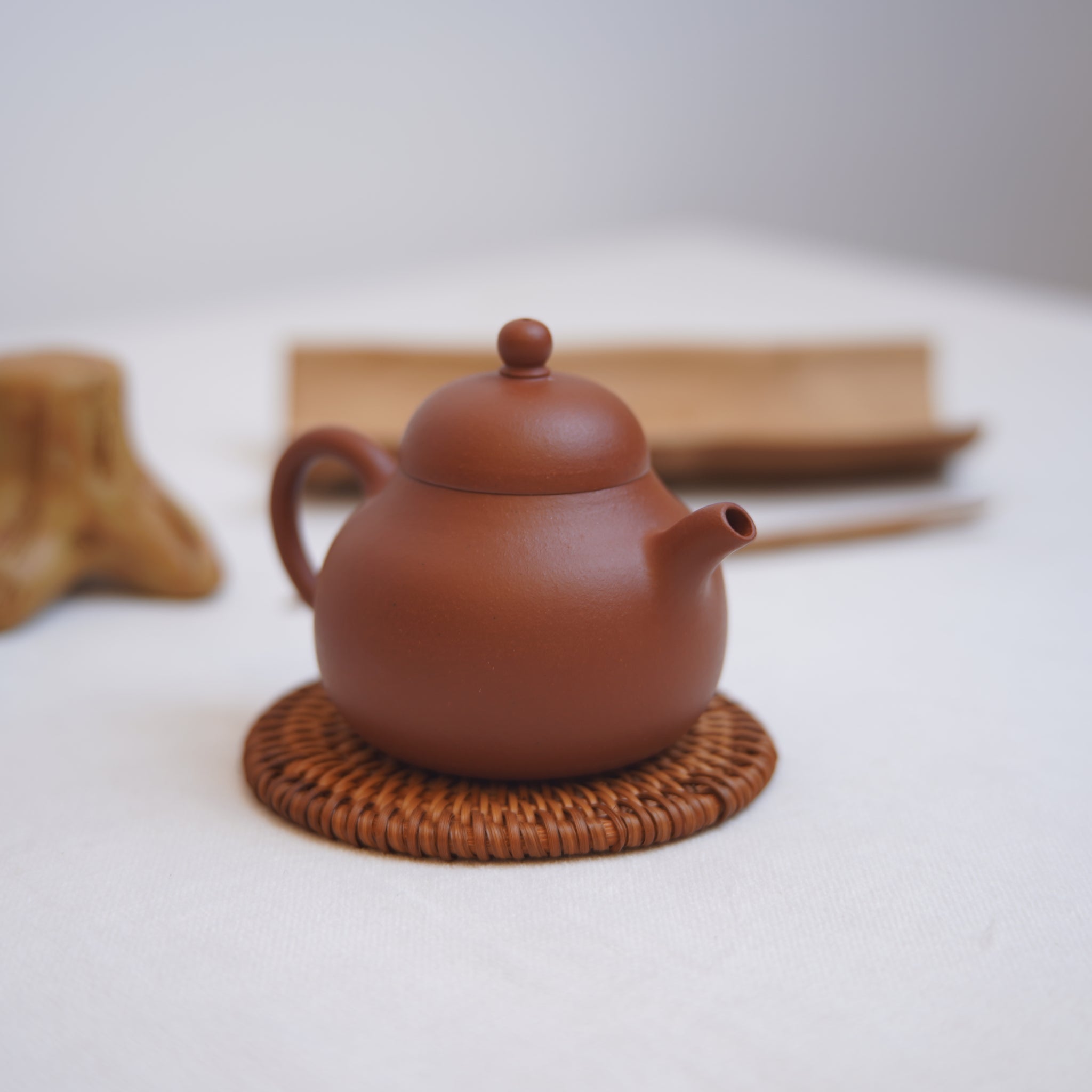 *New Product* [Top Hat Lotus Seed] Fully handmade raw ore homemade old vermilion clay imitation ancient purple clay teapot