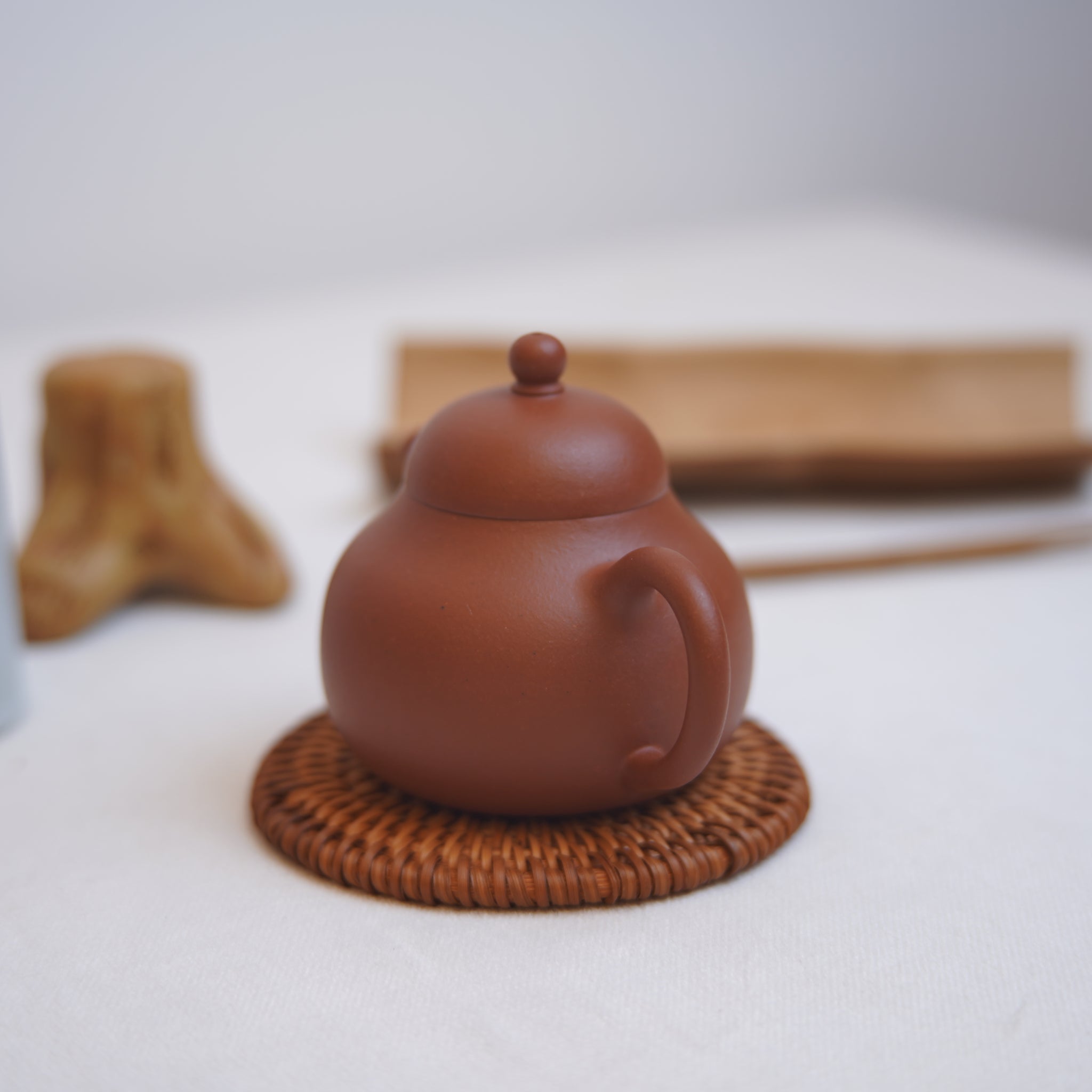 *New Product* [Top Hat Lotus Seed] Fully handmade raw ore homemade old vermilion clay imitation ancient purple clay teapot