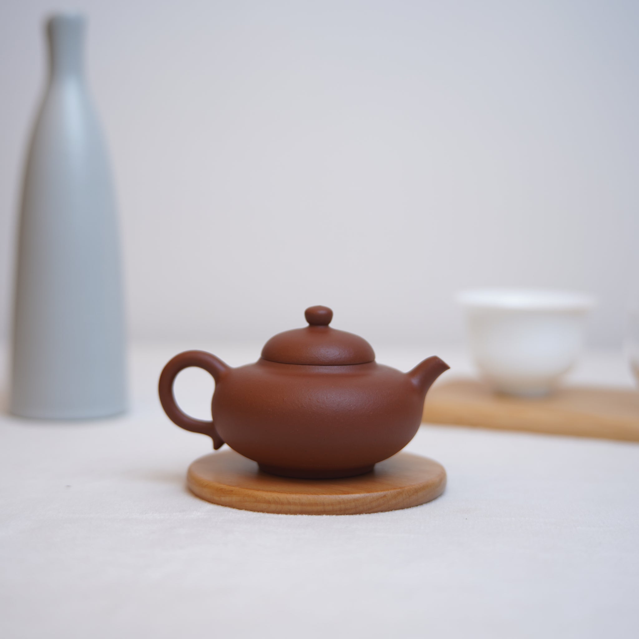 *New product* [Shenghe Hehuan] Fully handmade red clay sketch imitating ancient purple clay teapot