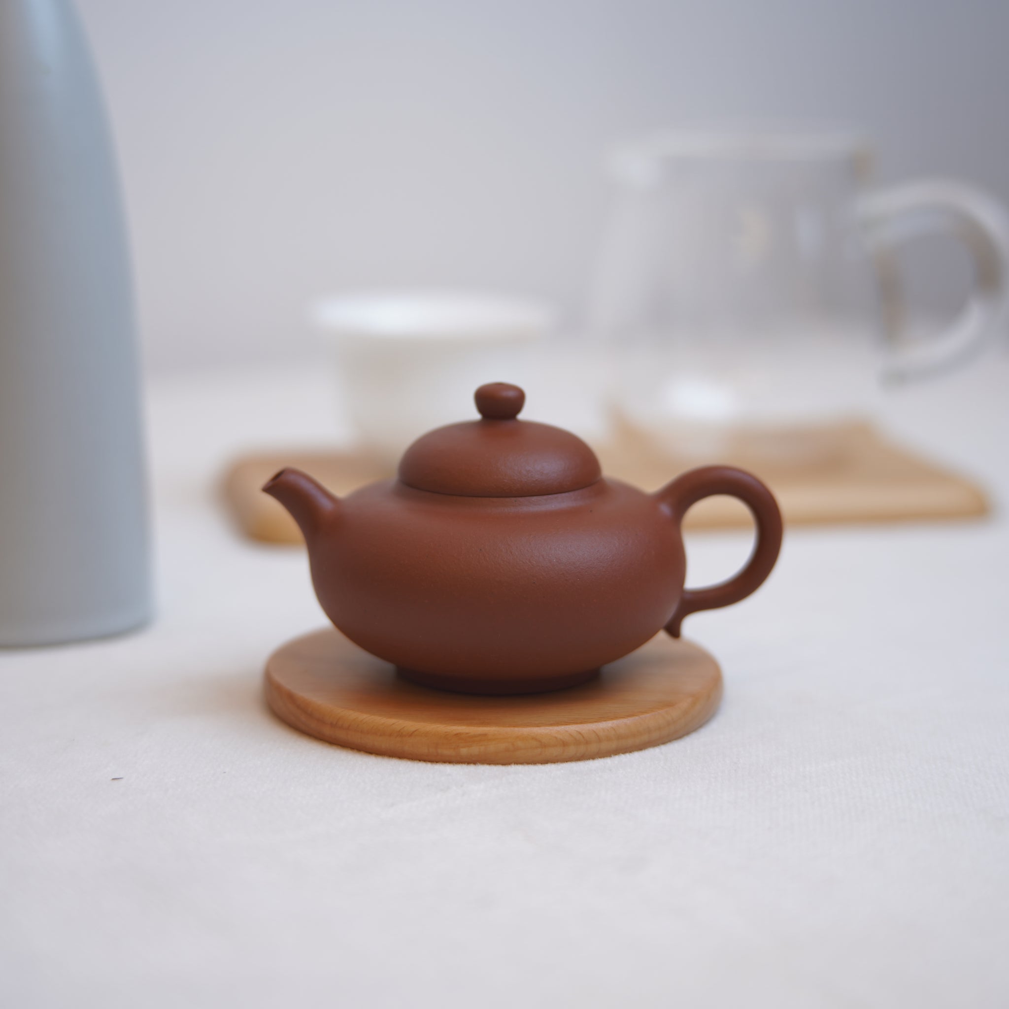 *New product* [Shenghe Hehuan] Fully handmade red clay sketch imitating ancient purple clay teapot