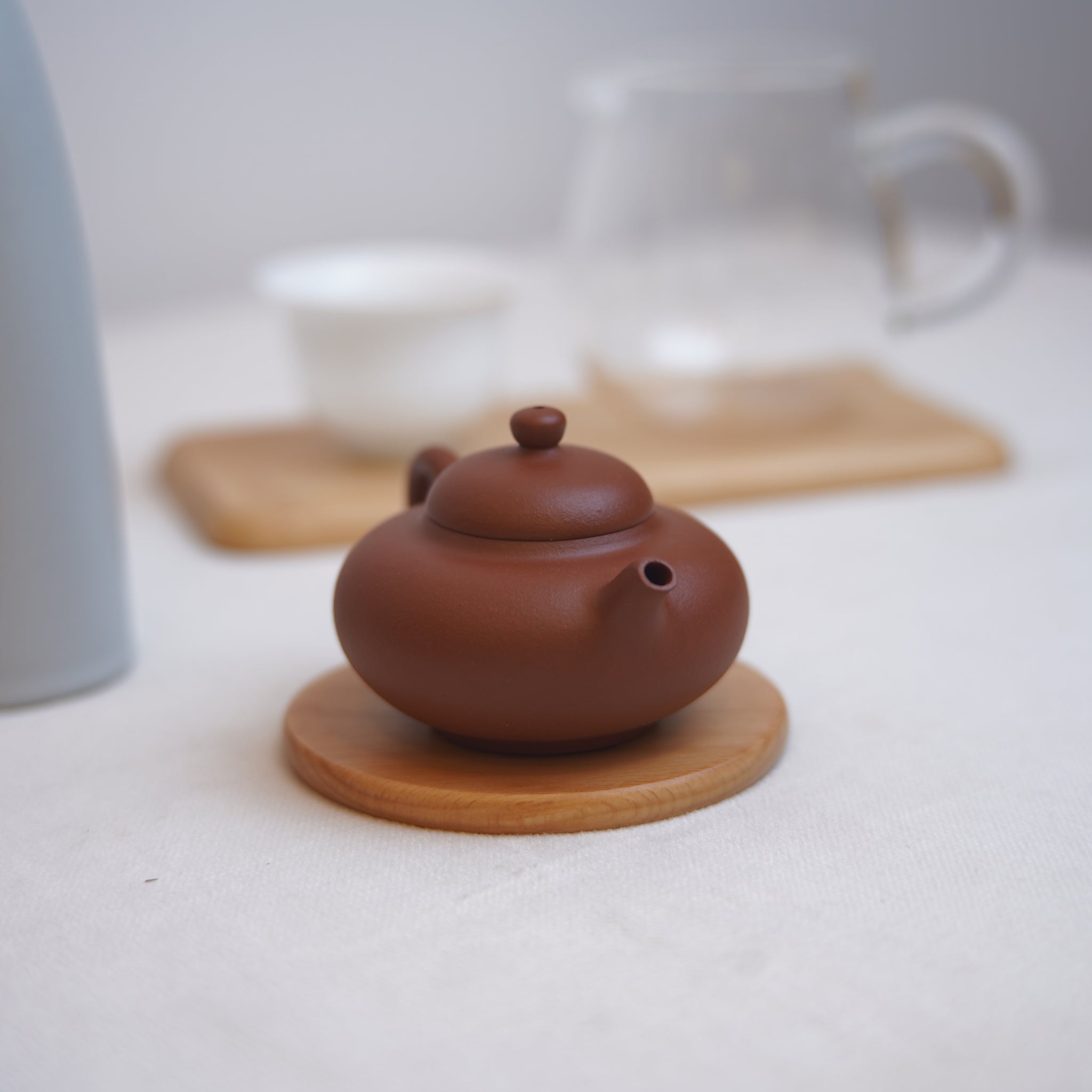 *New product* [Shenghe Hehuan] Fully handmade red clay sketch imitating ancient purple clay teapot