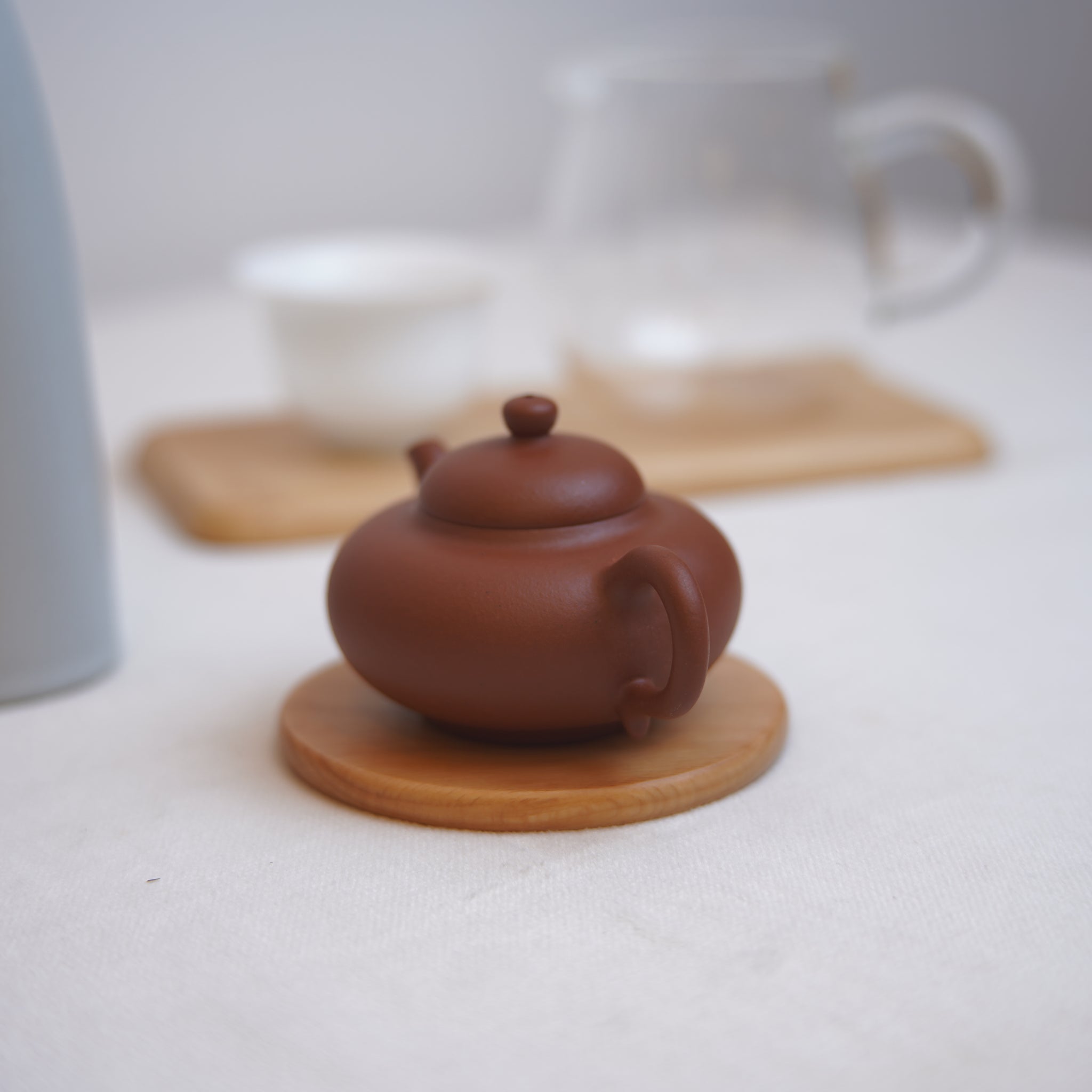 *New product* [Shenghe Hehuan] Fully handmade red clay sketch imitating ancient purple clay teapot