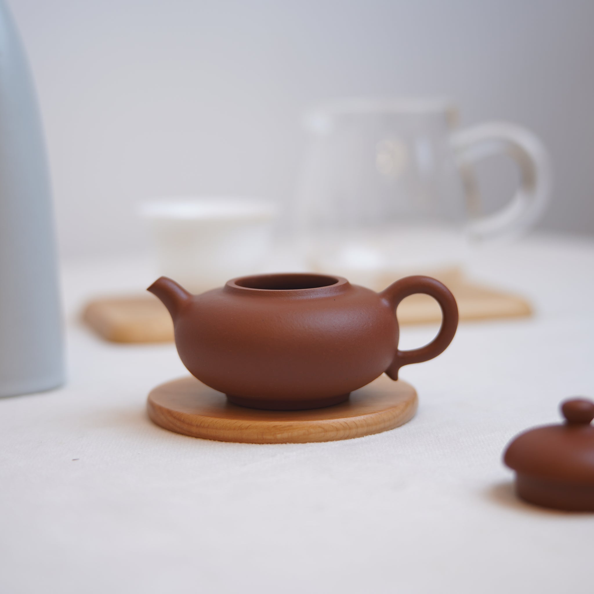 *New product* [Shenghe Hehuan] Fully handmade red clay sketch imitating ancient purple clay teapot