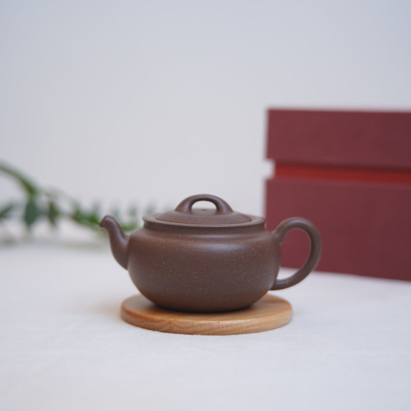 *New product* [Guanqu] Fully handmade raw ore agarwood segment mud thin tire purple sand teapot