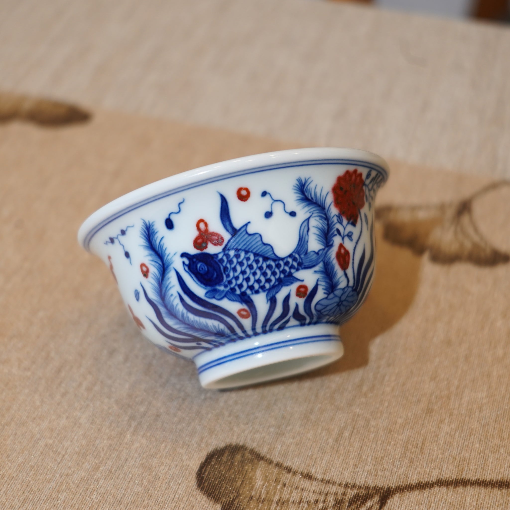 *新品*【魚藻紋】景德鎮手繪青花釉裏紅壓手主人杯
