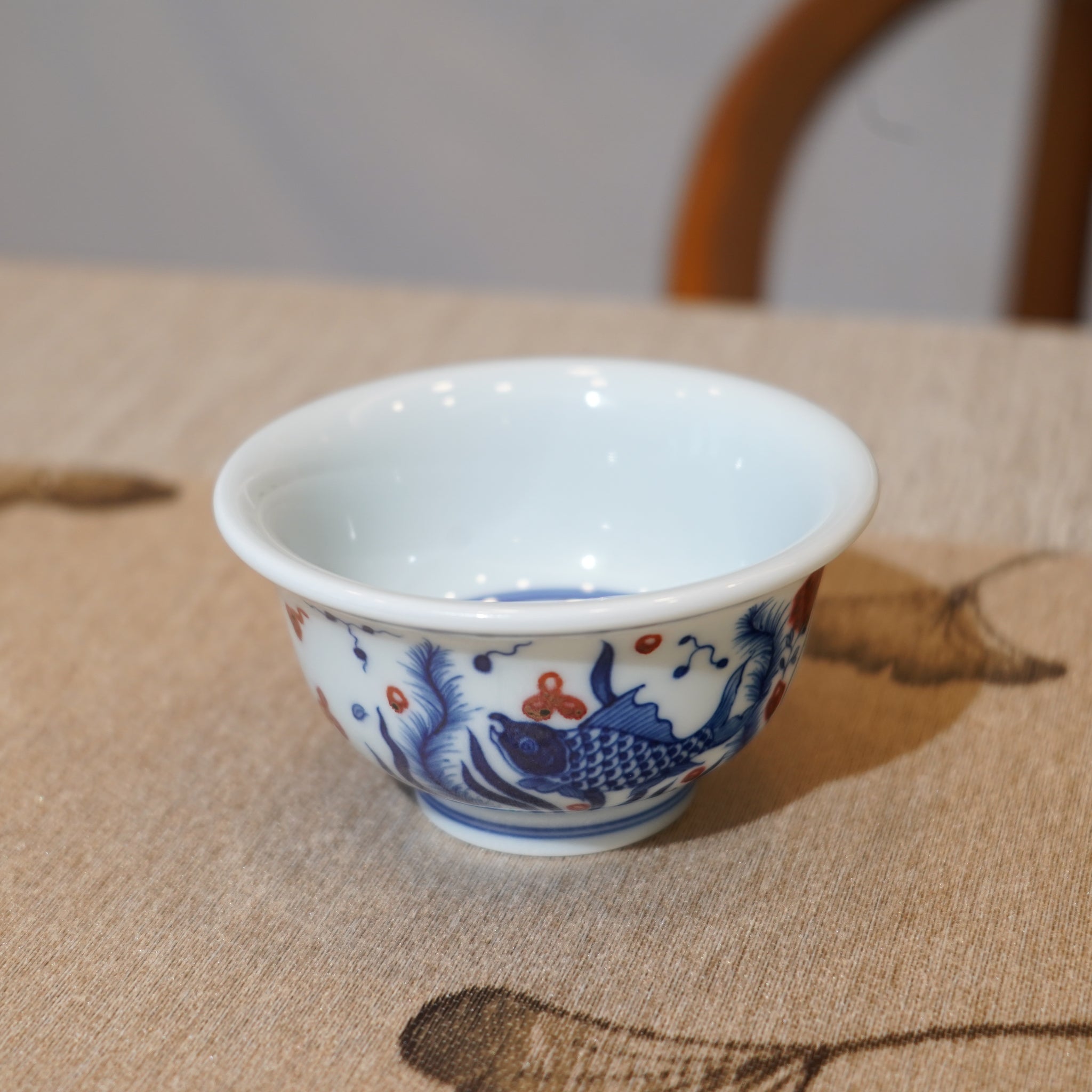 *新品*【魚藻紋】景德鎮手繪青花釉裏紅壓手主人杯