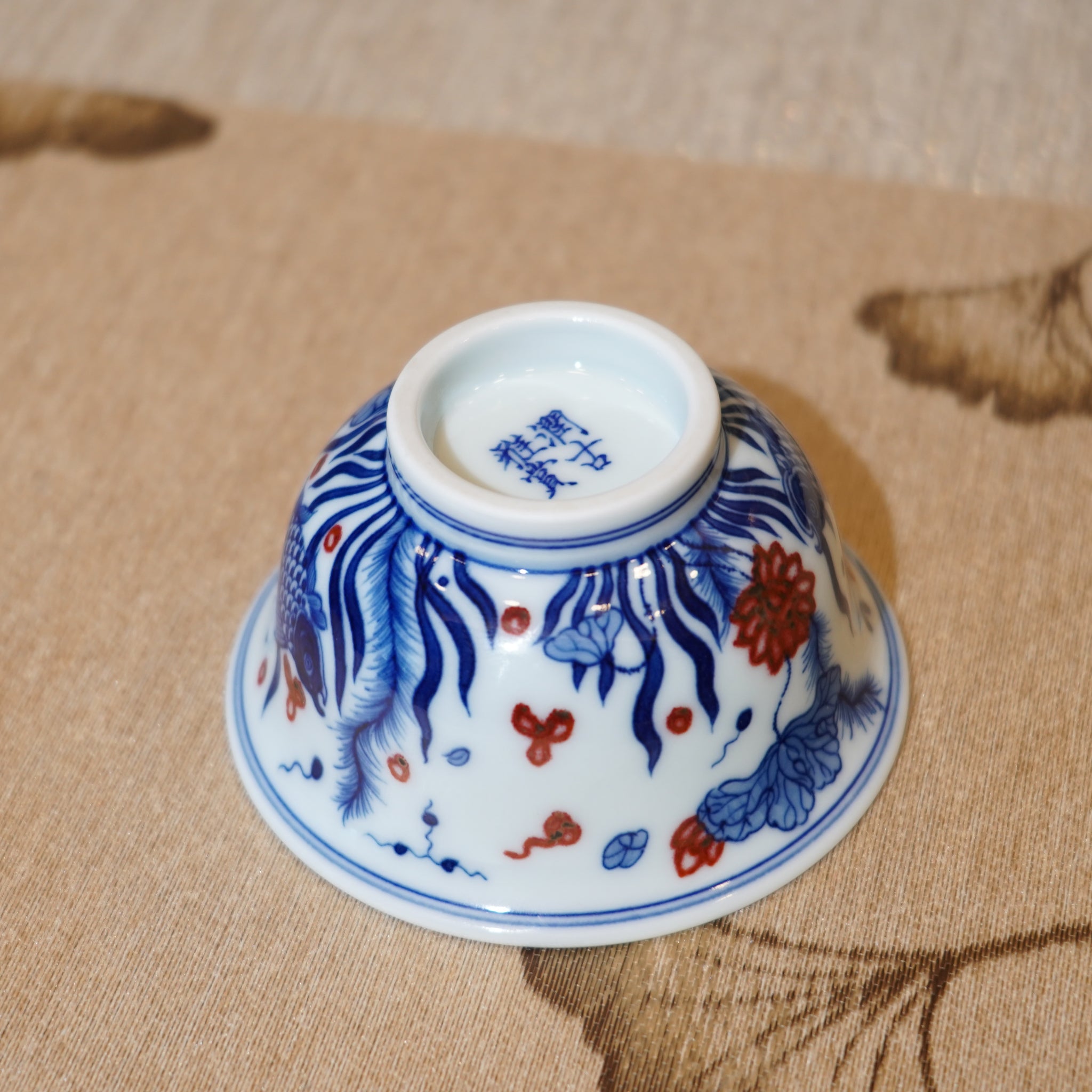 *新品*【魚藻紋】景德鎮手繪青花釉裏紅壓手主人杯