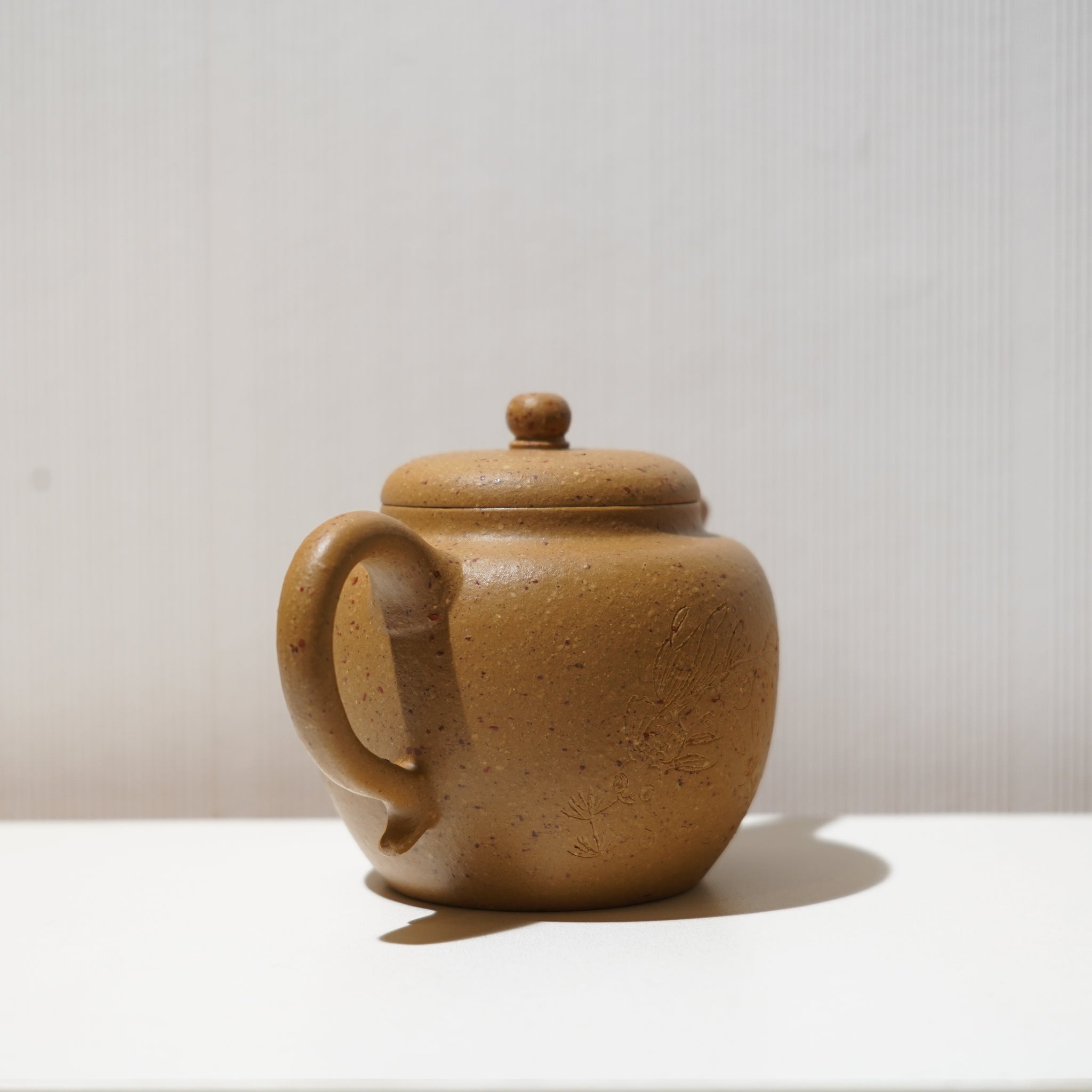 【茶禪一味】段泥調砂雕刻紫砂茶壺