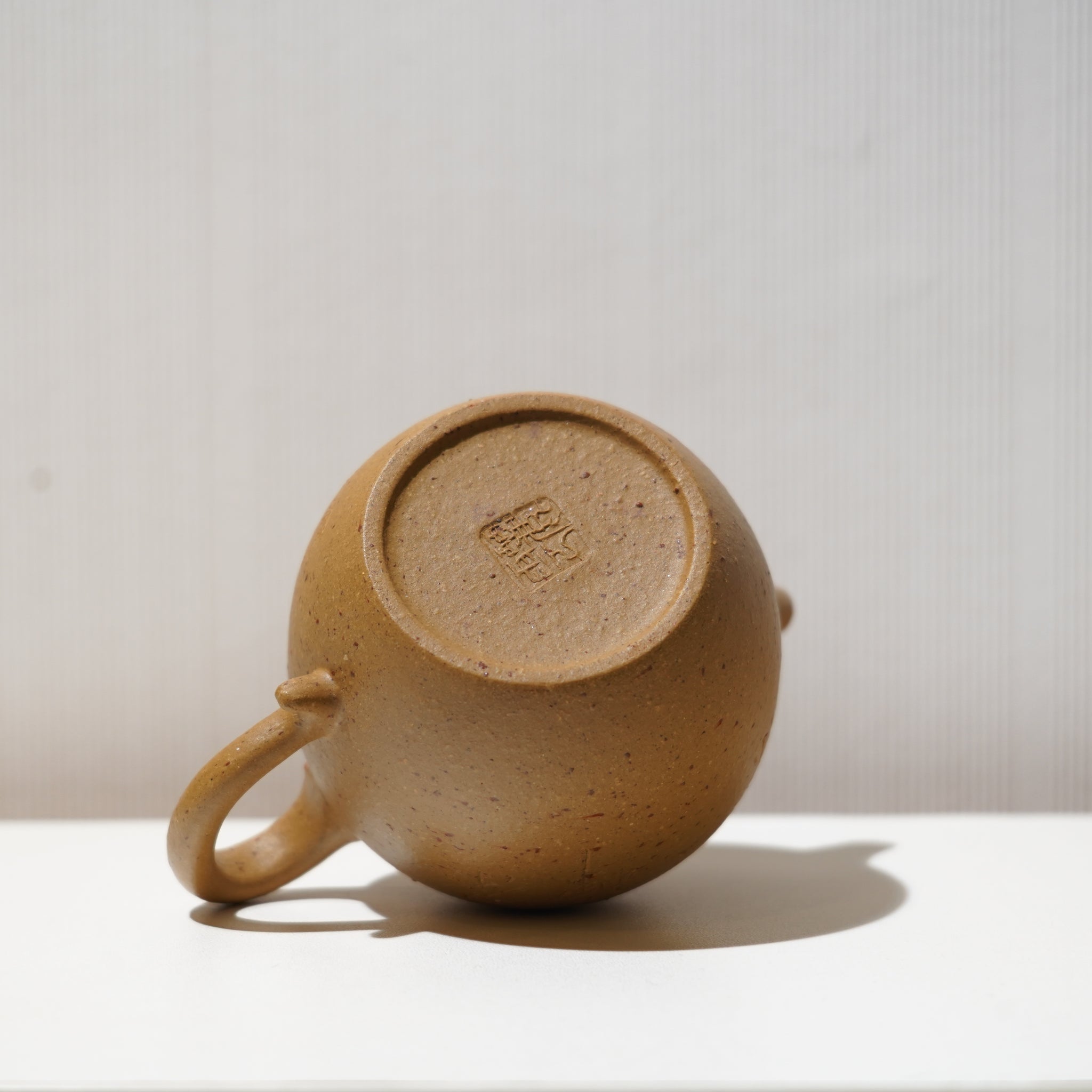 【茶禪一味】段泥調砂雕刻紫砂茶壺