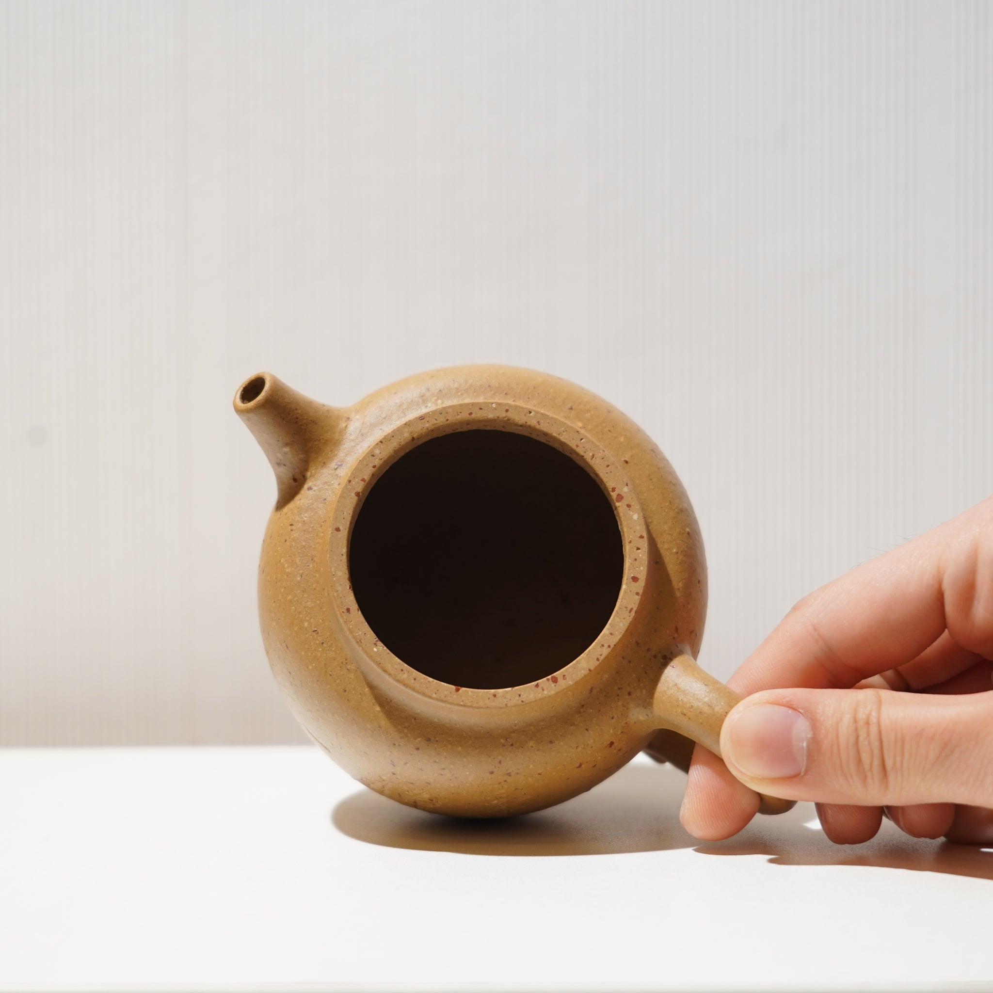 【茶禪一味】段泥調砂雕刻紫砂茶壺