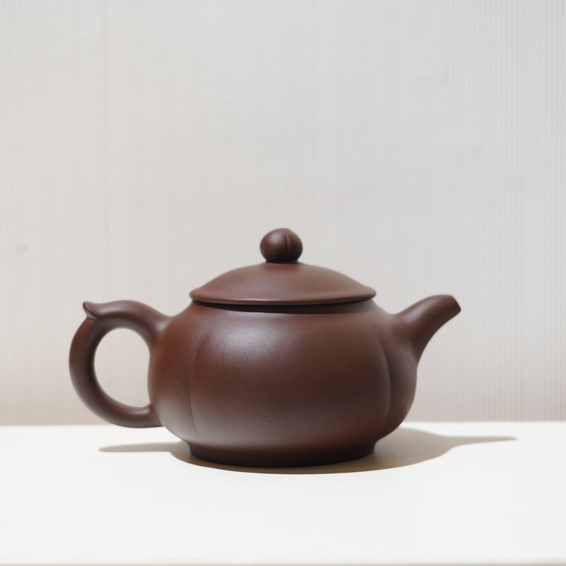 （已售出）【菊蕾】紫泥刻畫紫砂茶壺