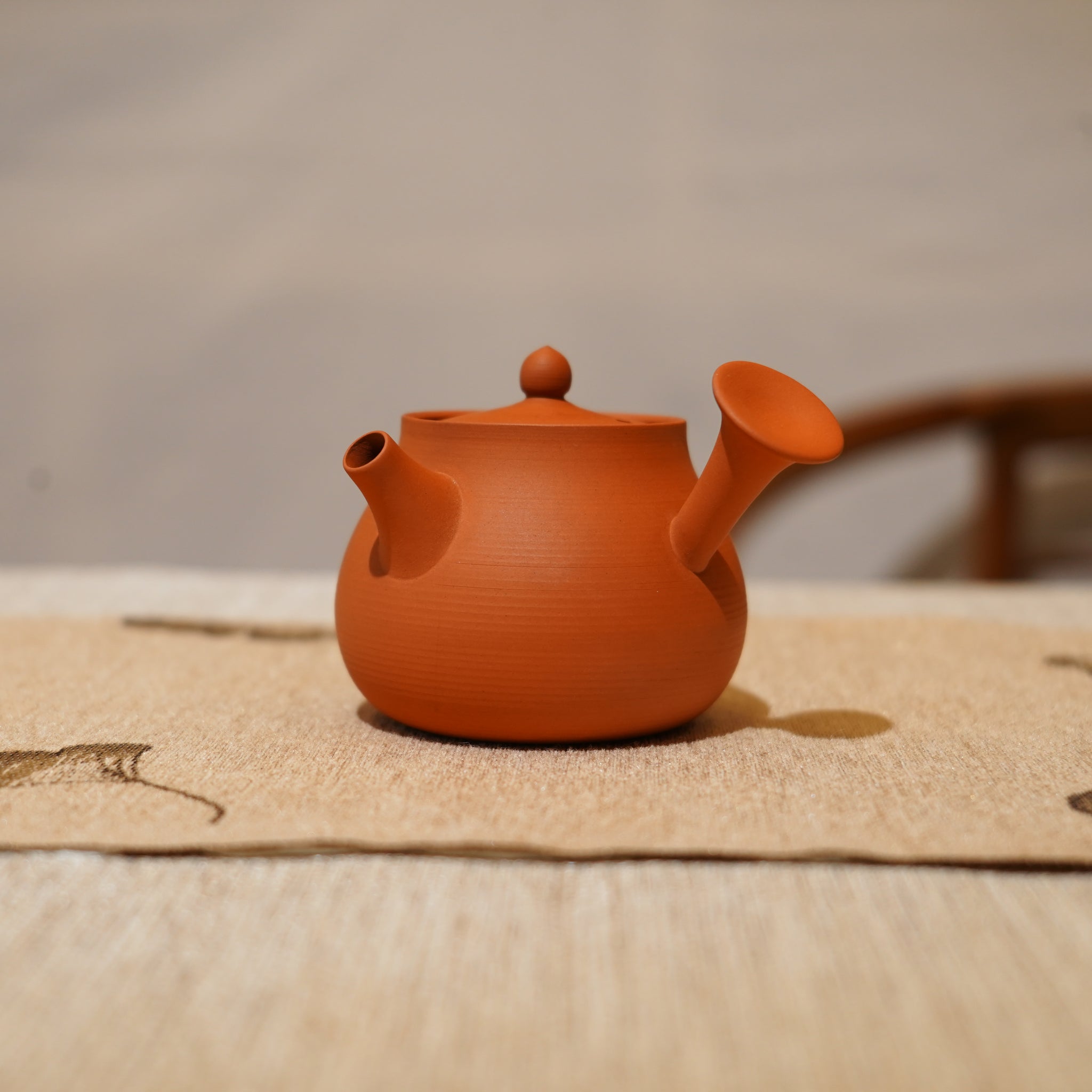 *新品*【側把小梨】全手工潮州朱泥手拉茶壺
