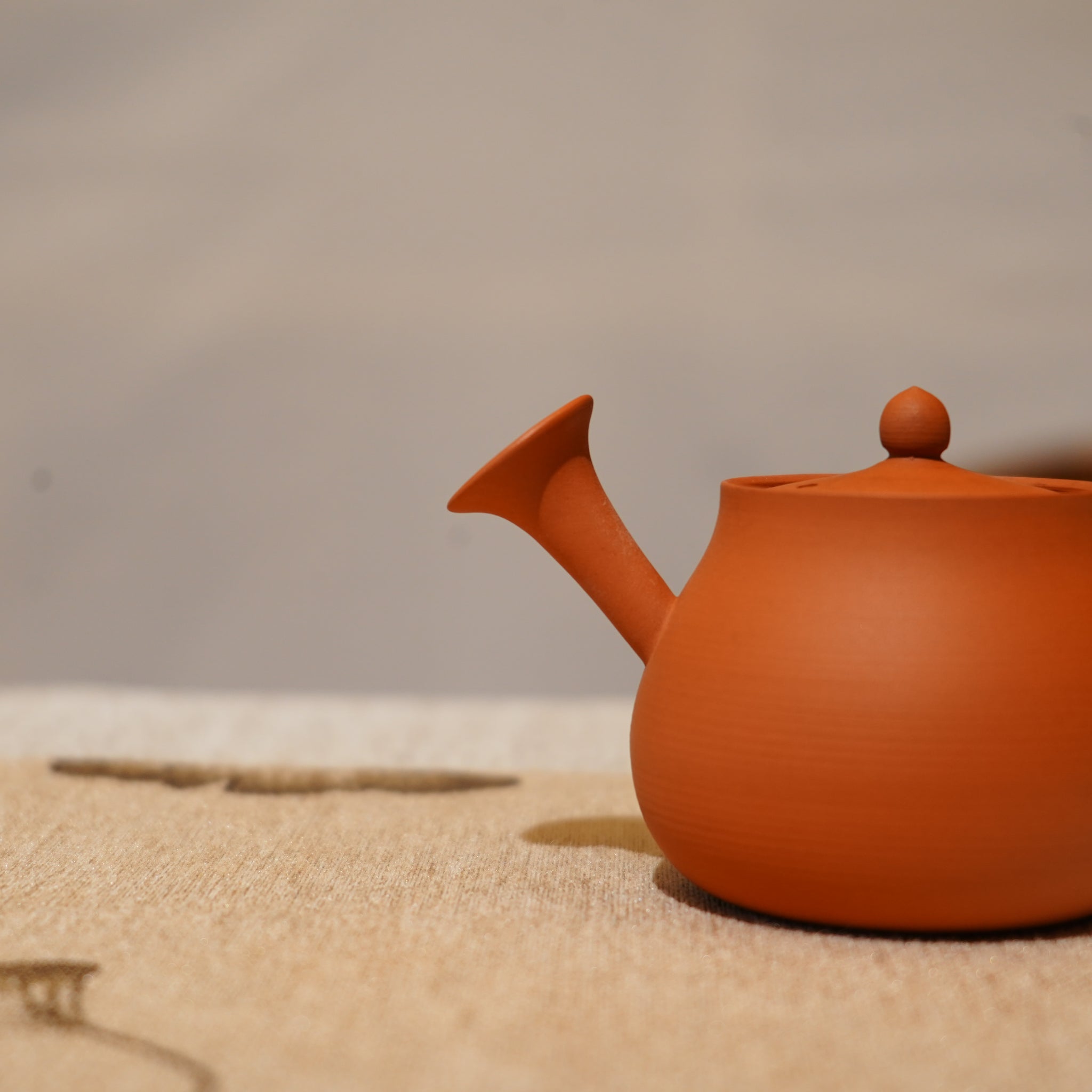 *新品*【側把小梨】全手工潮州朱泥手拉茶壺