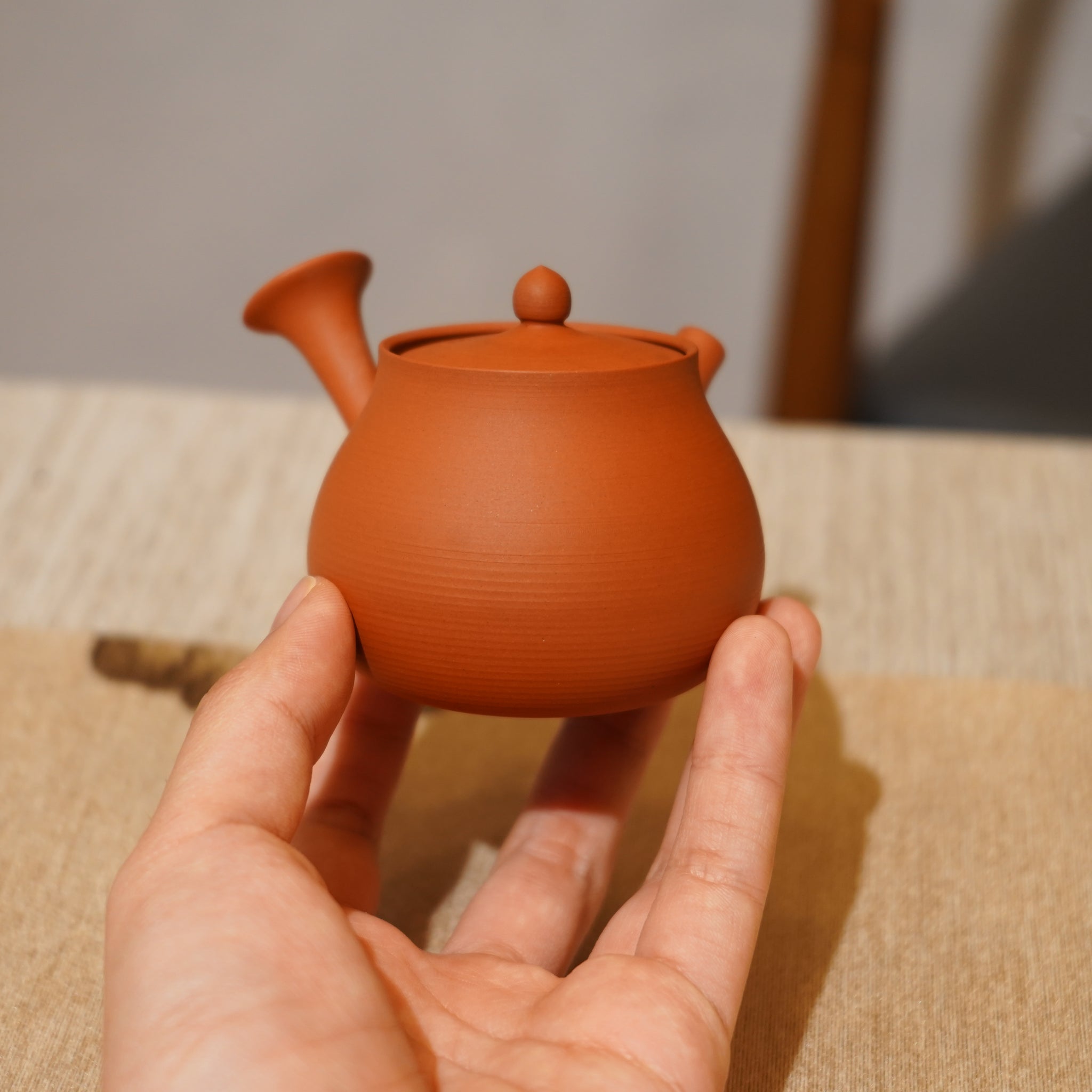 *新品*【側把小梨】全手工潮州朱泥手拉茶壺