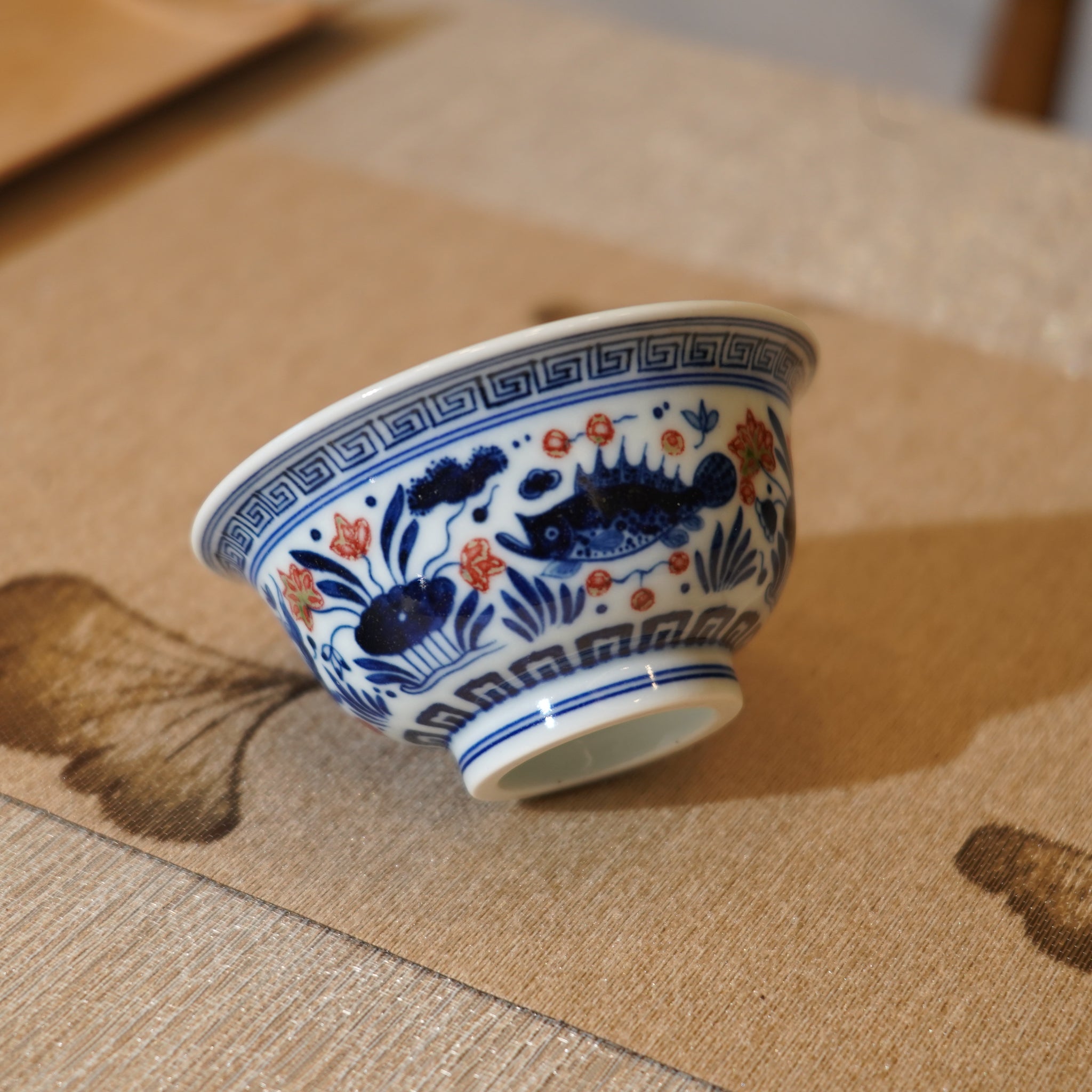 *新品*【魚藻紋】景德鎮手繪青花釉裏紅壓手主人杯