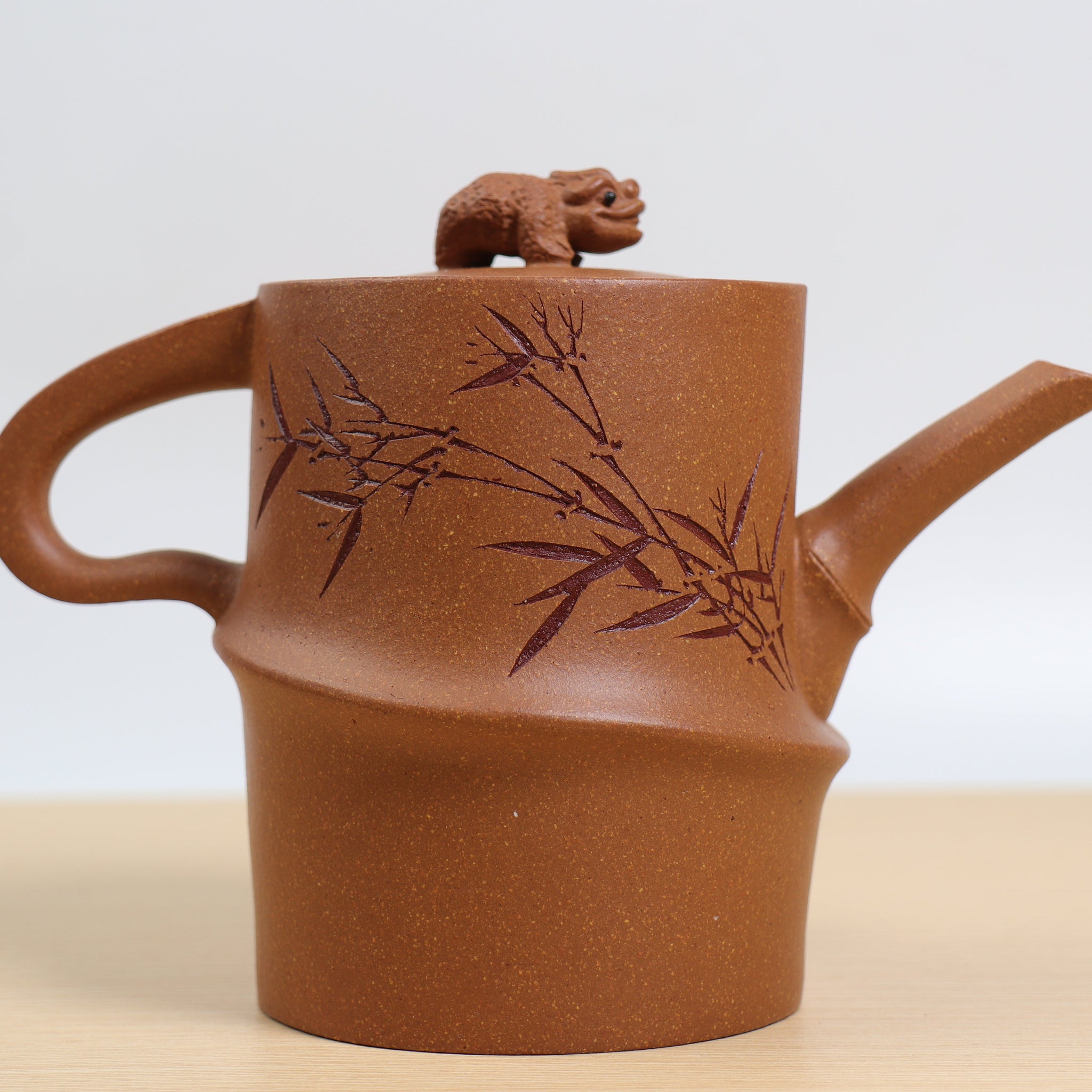 *Autumn Reward｜Buy one, get five free* [Mobile and disciplined] High-quality gold descending slope carved purple clay teapot