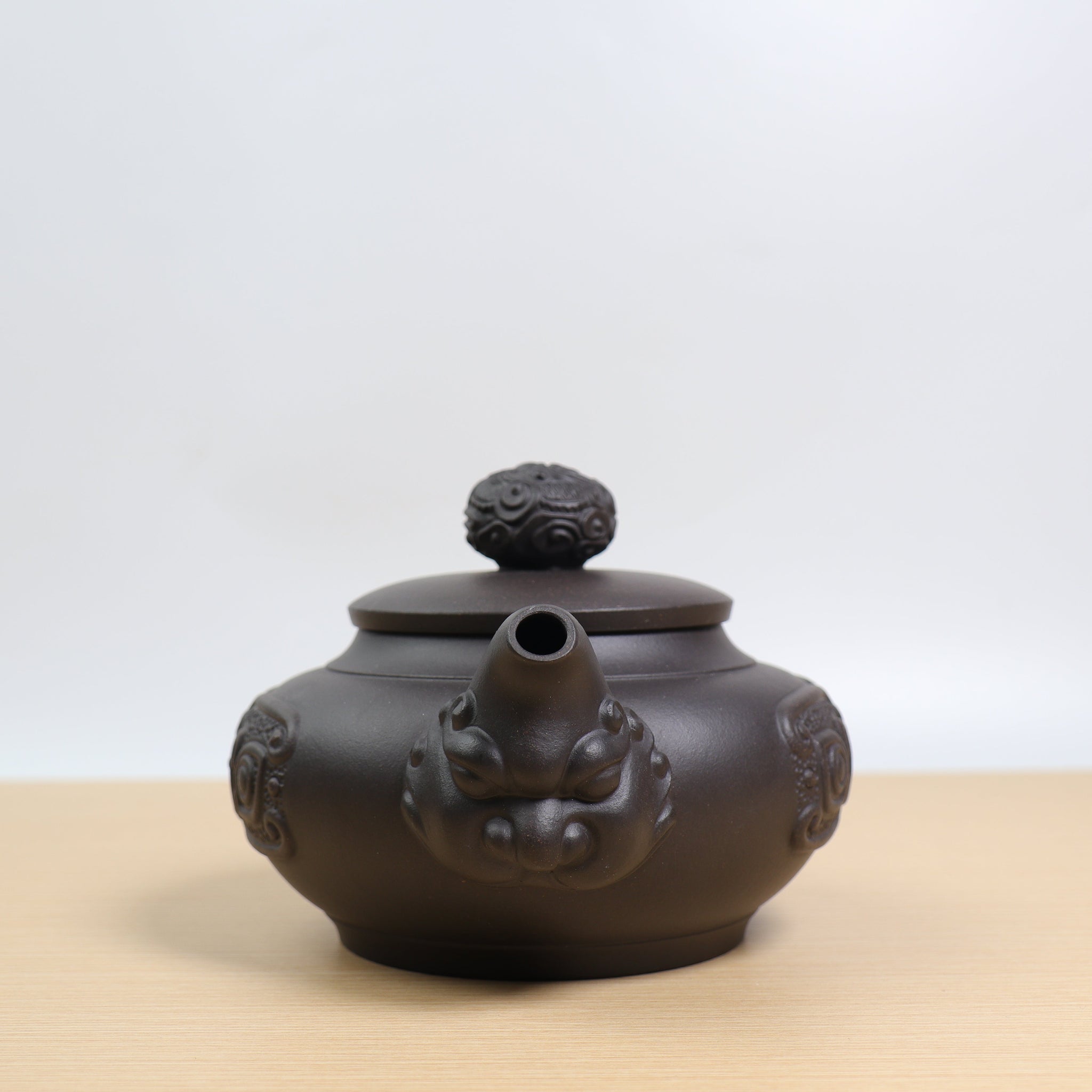 *Autumn Reward｜Buy one and get five free* [Dragon and Phoenix present auspiciousness] High-quality stone yellow clay carved purple clay teapot