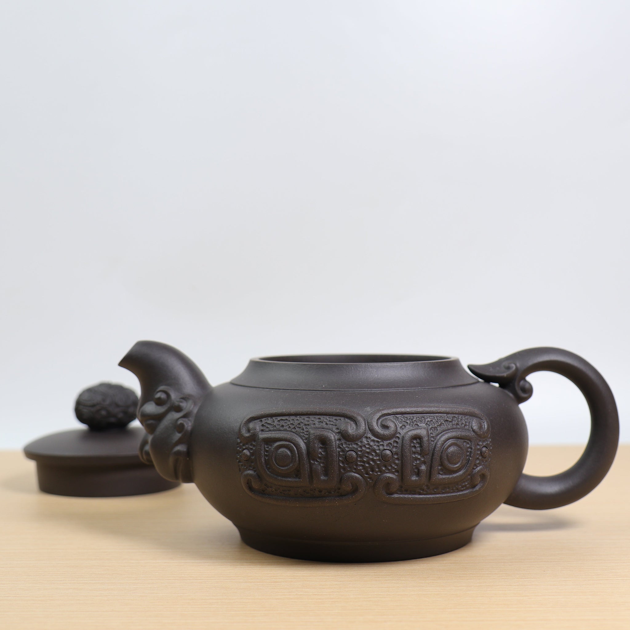 *Autumn Reward｜Buy one and get five free* [Dragon and Phoenix present auspiciousness] High-quality stone yellow clay carved purple clay teapot