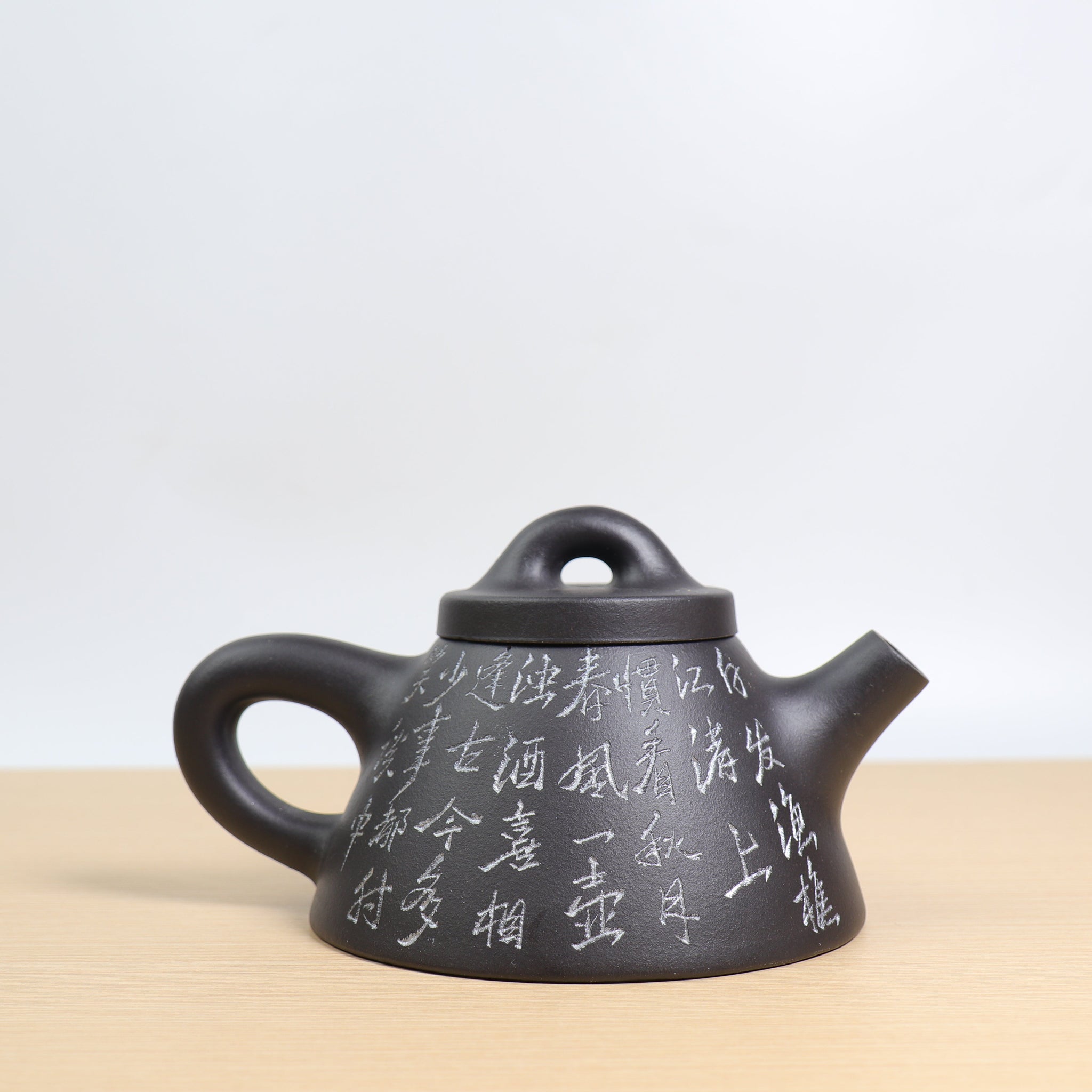 *Autumn Reward｜Buy one, get three free* [Bawang Ladle] The ultimate black clay calligraphy purple clay teapot