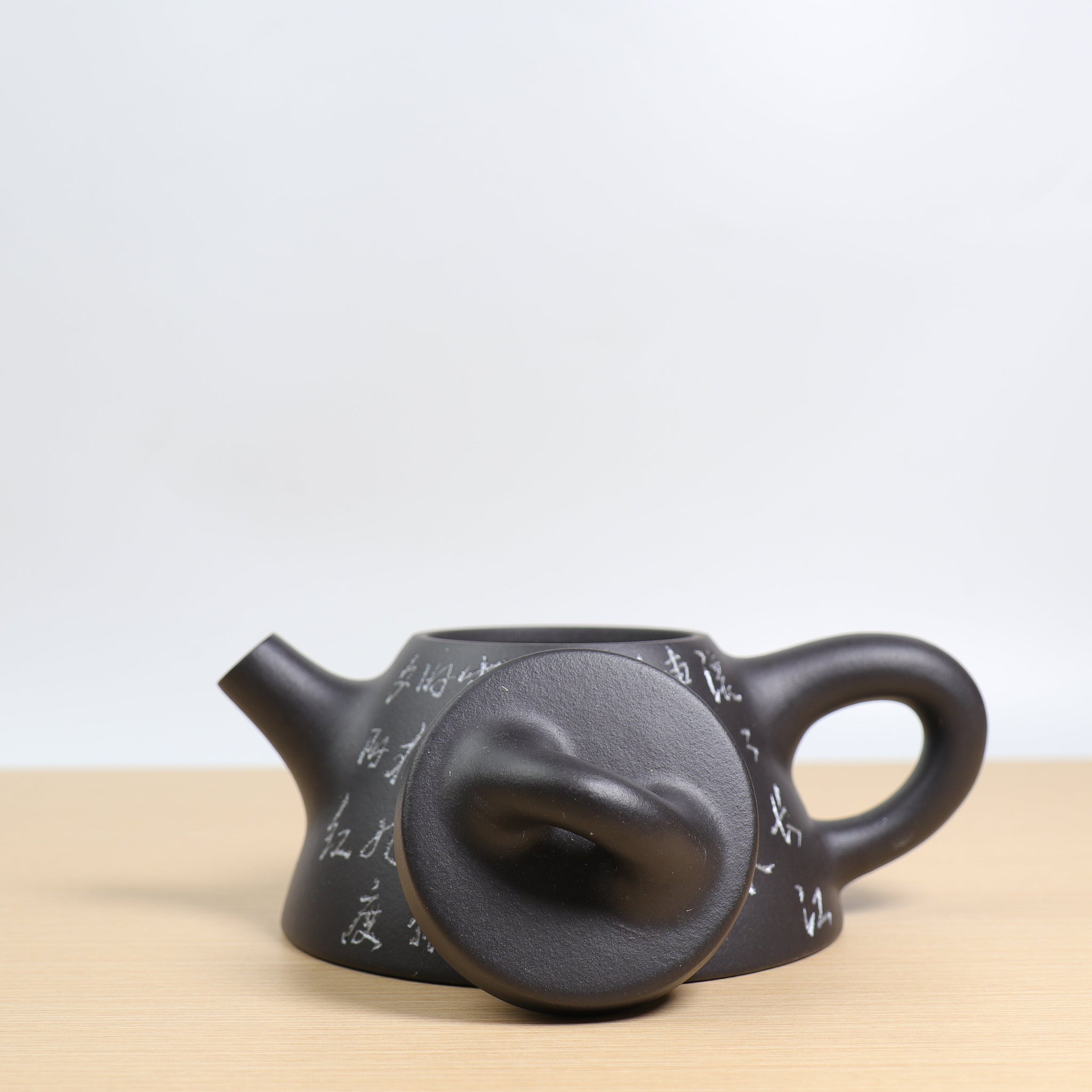 *Autumn Reward｜Buy one, get three free* [Bawang Ladle] The ultimate black clay calligraphy purple clay teapot