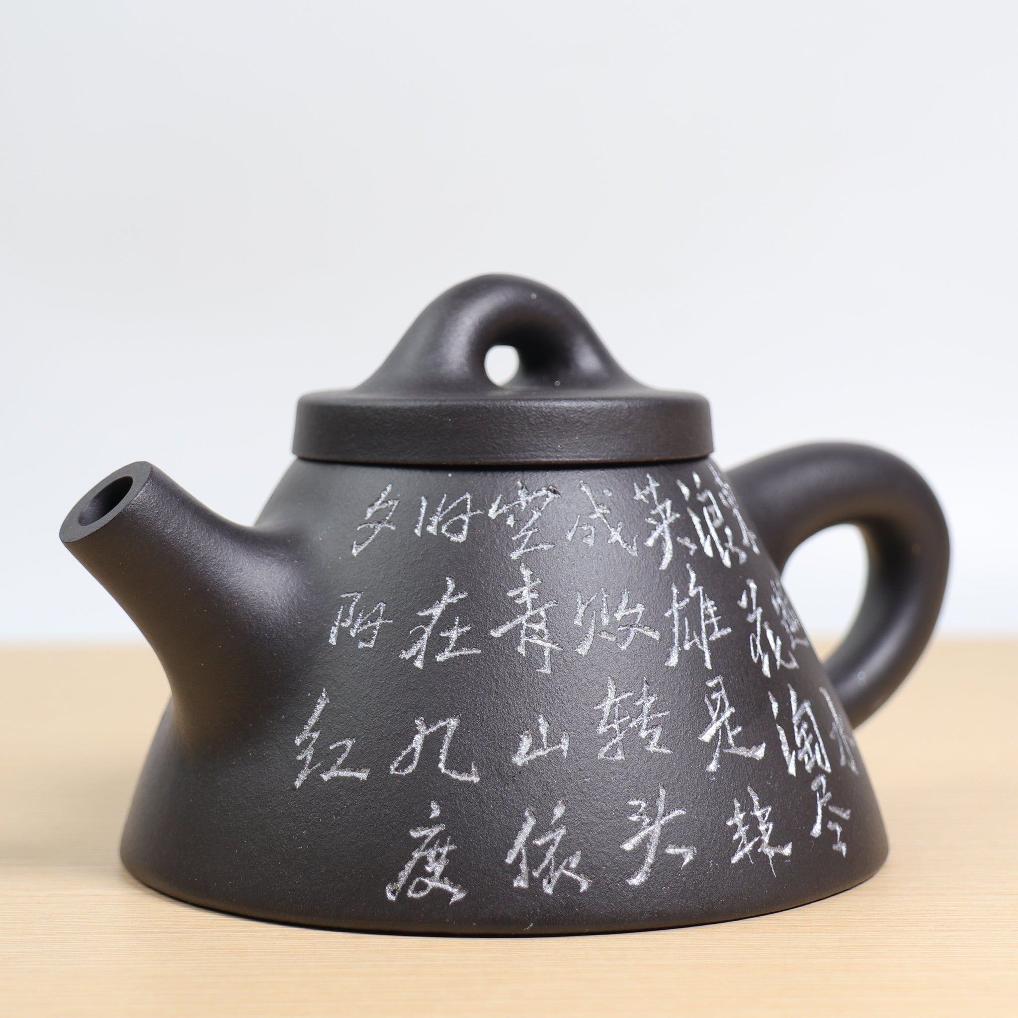 *Autumn Reward｜Buy one, get three free* [Bawang Ladle] The ultimate black clay calligraphy purple clay teapot