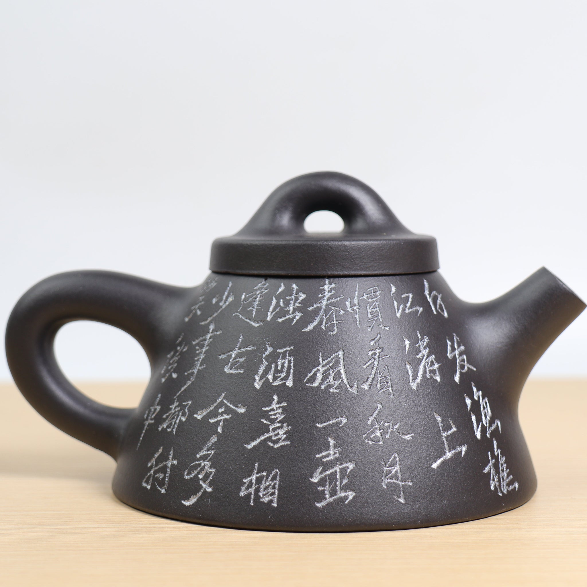 *Autumn Reward｜Buy one, get three free* [Bawang Ladle] The ultimate black clay calligraphy purple clay teapot