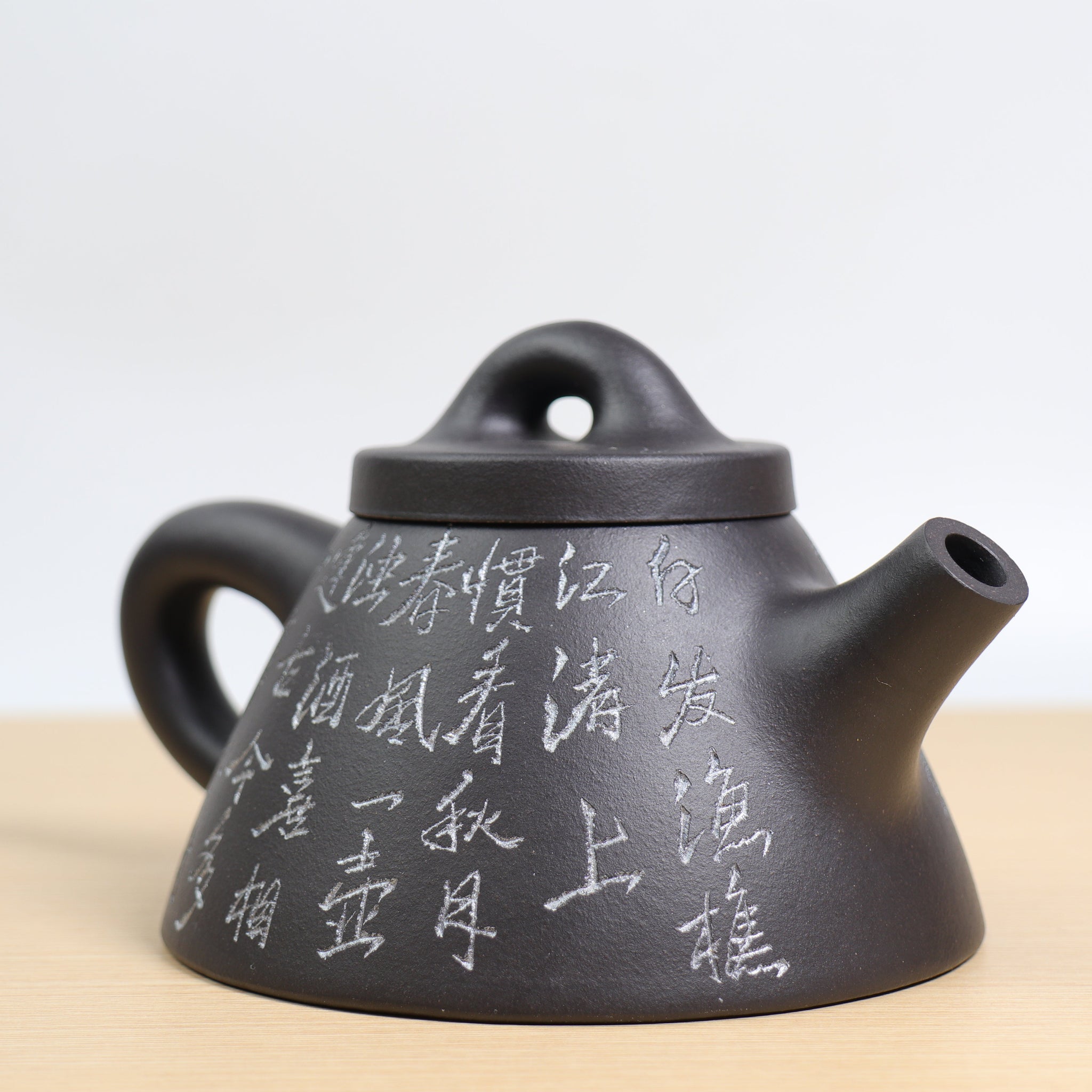 *Autumn Reward｜Buy one, get three free* [Bawang Ladle] The ultimate black clay calligraphy purple clay teapot