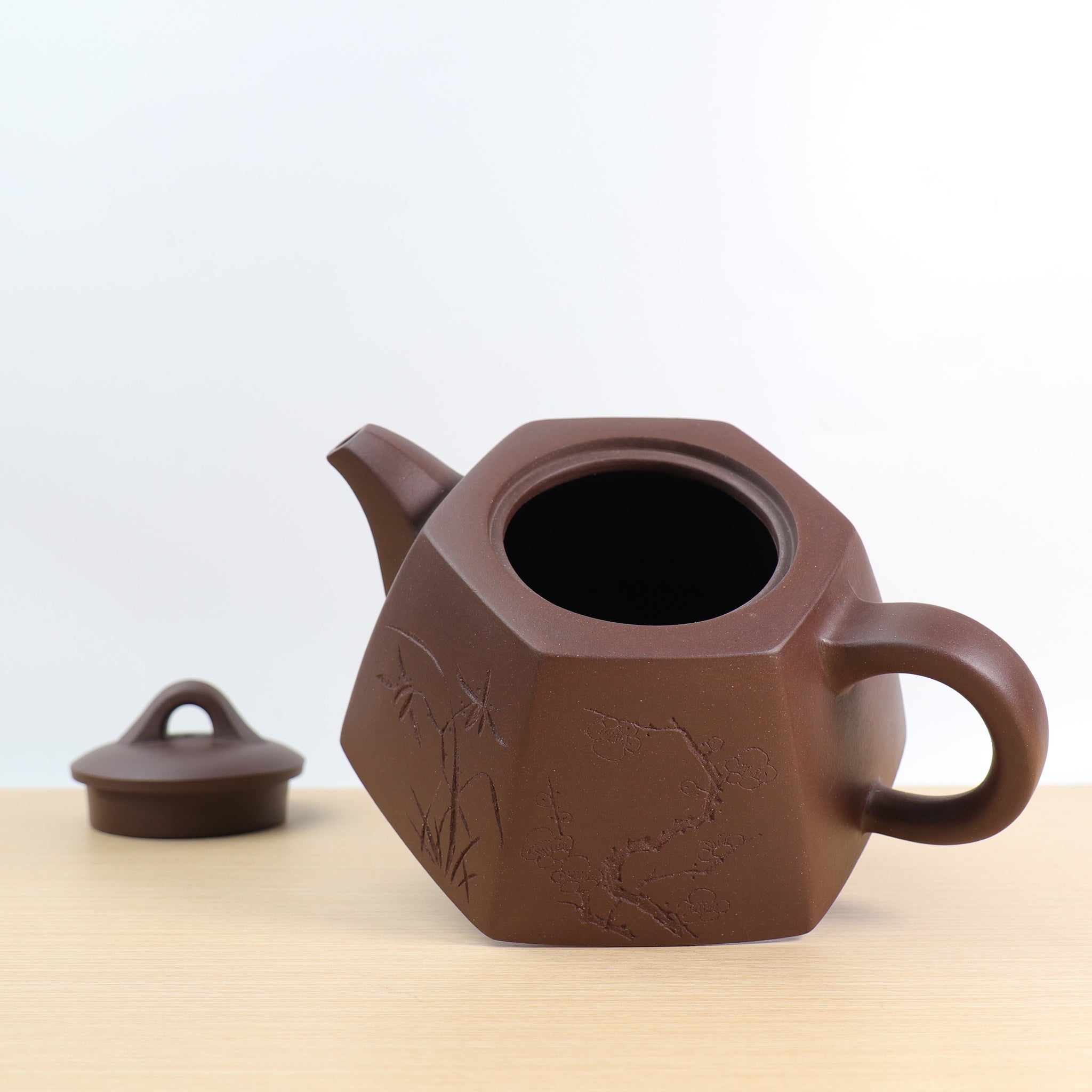 *Autumn Reward｜Buy one and get seven free* [Six square well railings] Fully hand-carved purple sand teapot with raw ore old purple mud and bamboo patterns