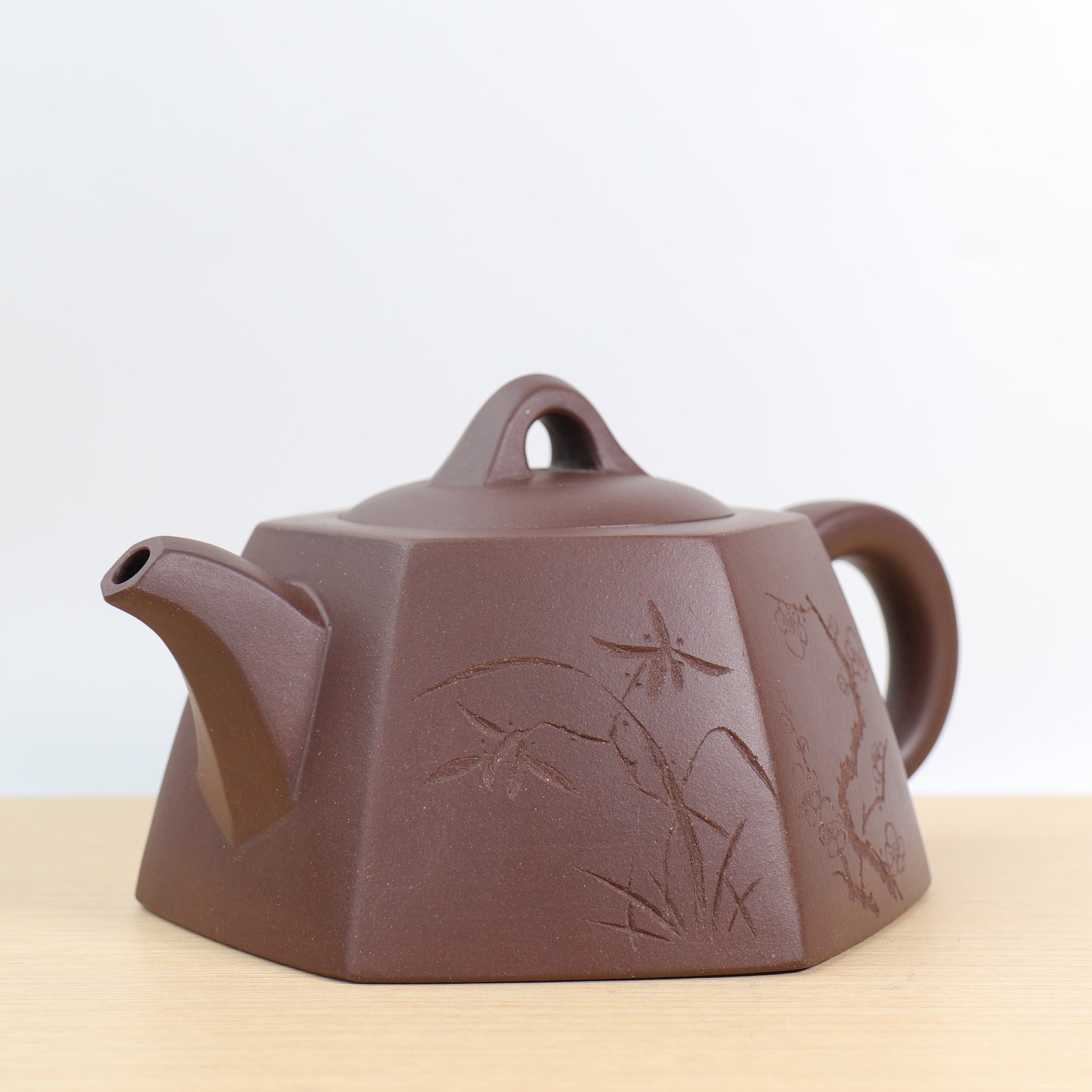 *Autumn Reward｜Buy one and get seven free* [Six square well railings] Fully hand-carved purple sand teapot with raw ore old purple mud and bamboo patterns