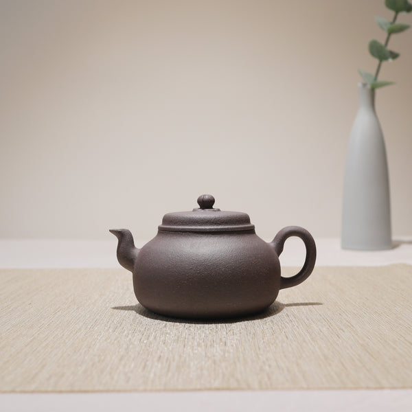 （已售出）*吳雲峰弟子*【寶菱】全手工原礦紫泥共生礦紫砂茶壺