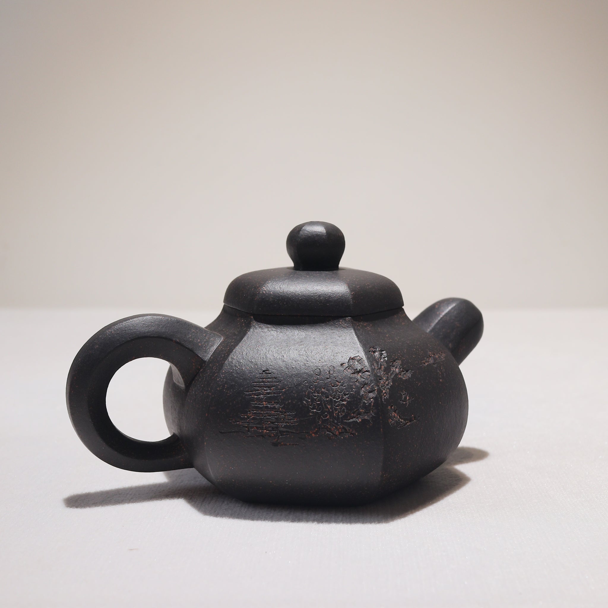 【六方容天】烏金砂雕刻字畫紫砂茶壺