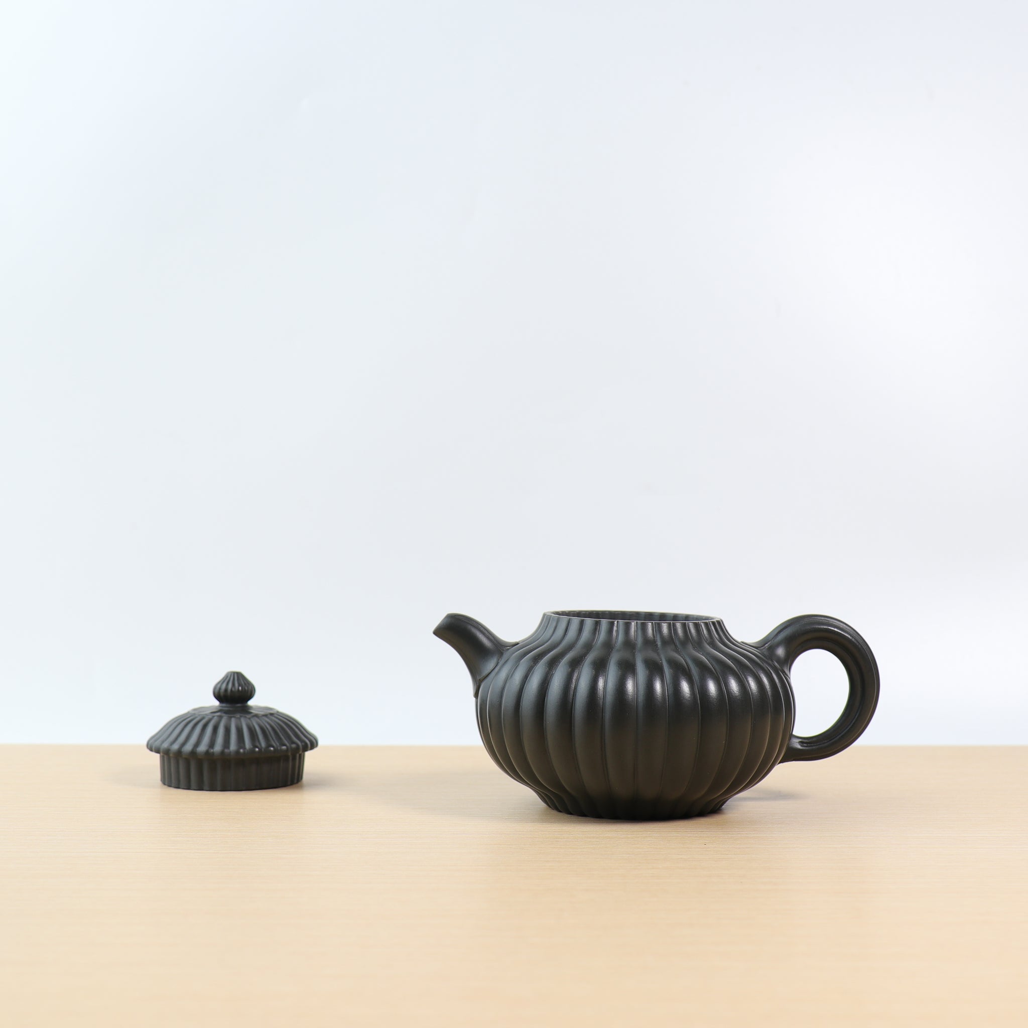 (Sold) *In Stock Taikoo **New Product* [Small Chrysanthemum Ribbed Pattern] Fully Handmade Original Mineral Xiang Tao Qing 32-petal Ribbed Purple Clay Teapot