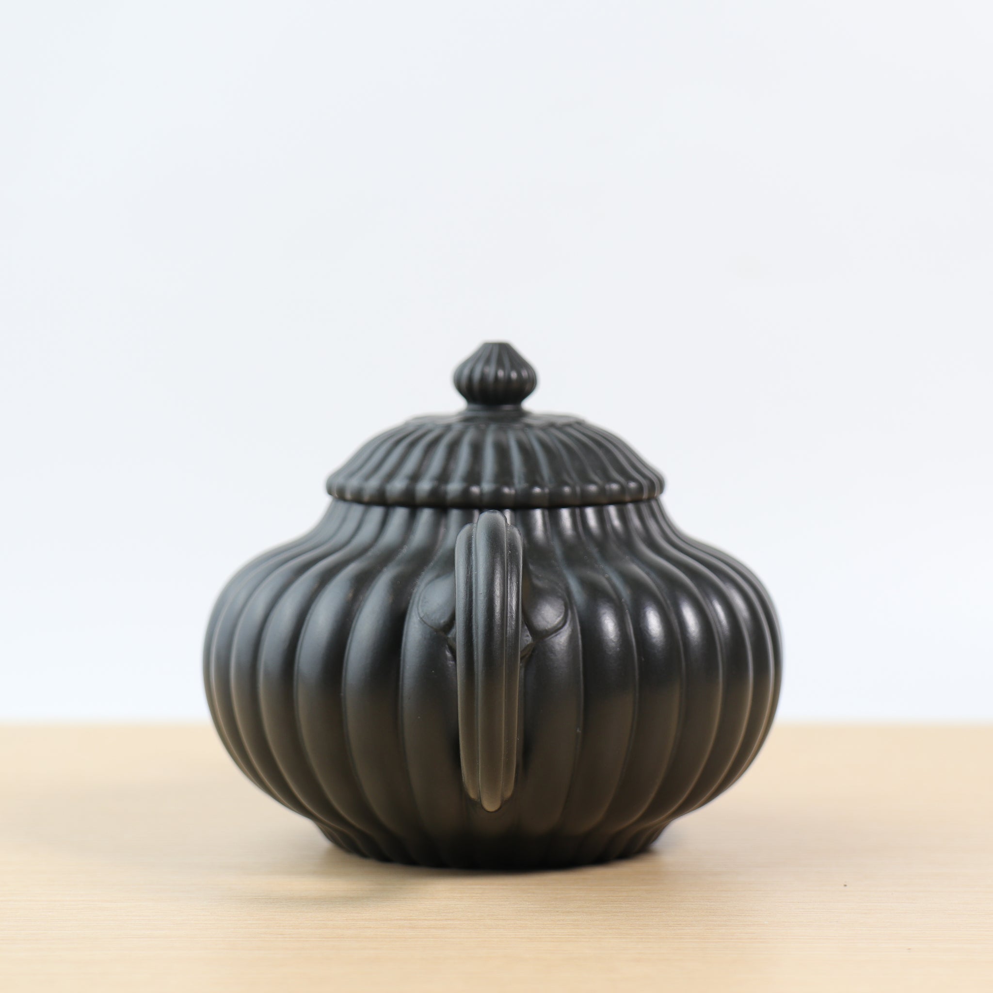 (Sold) *In Stock Taikoo **New Product* [Small Chrysanthemum Ribbed Pattern] Fully Handmade Original Mineral Xiang Tao Qing 32-petal Ribbed Purple Clay Teapot