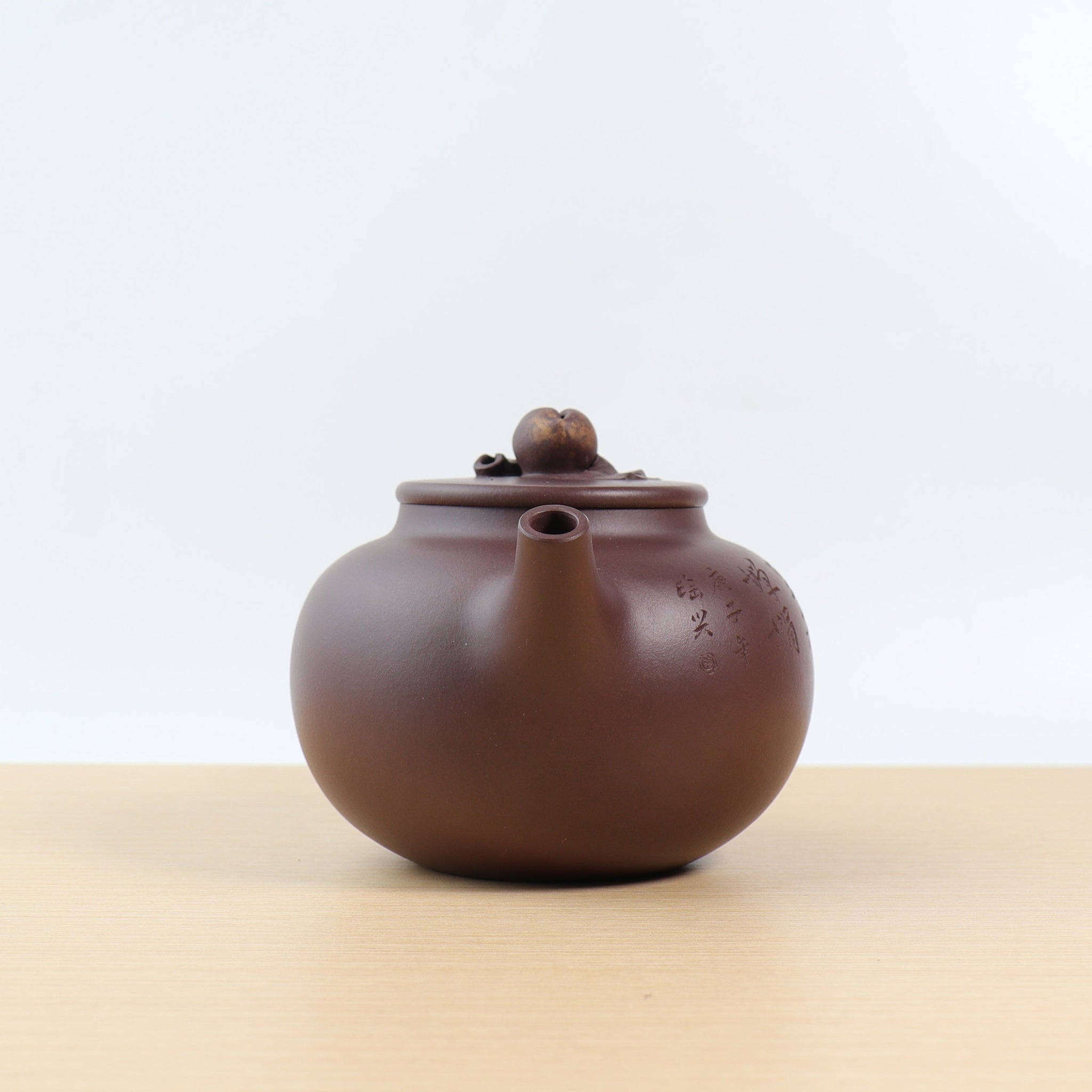 *New Product* [Shou Tao] Fully handmade raw ore bottom trough purple clay teapot with green inscriptions