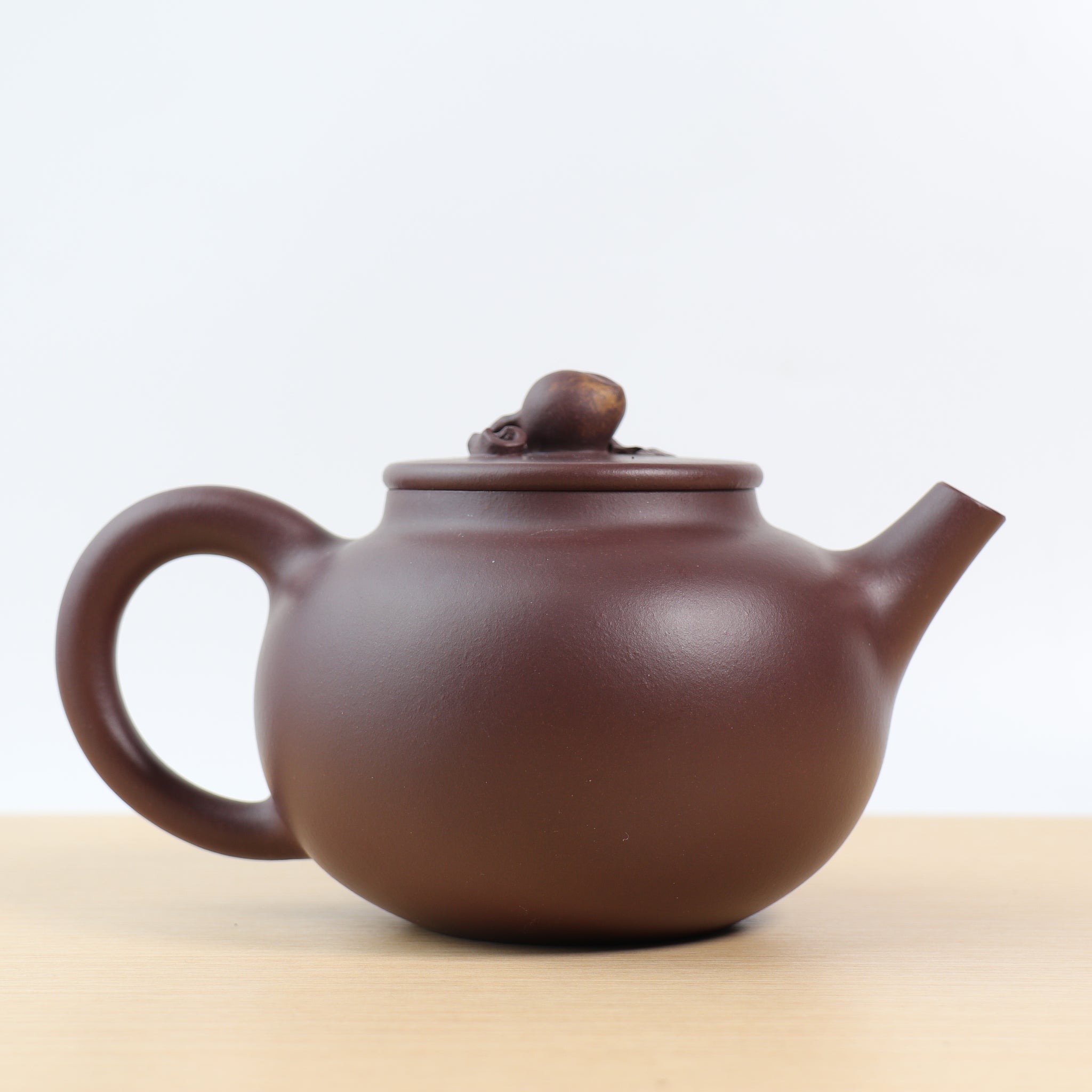 *New Product* [Shou Tao] Fully handmade raw ore bottom trough purple clay teapot with green inscriptions