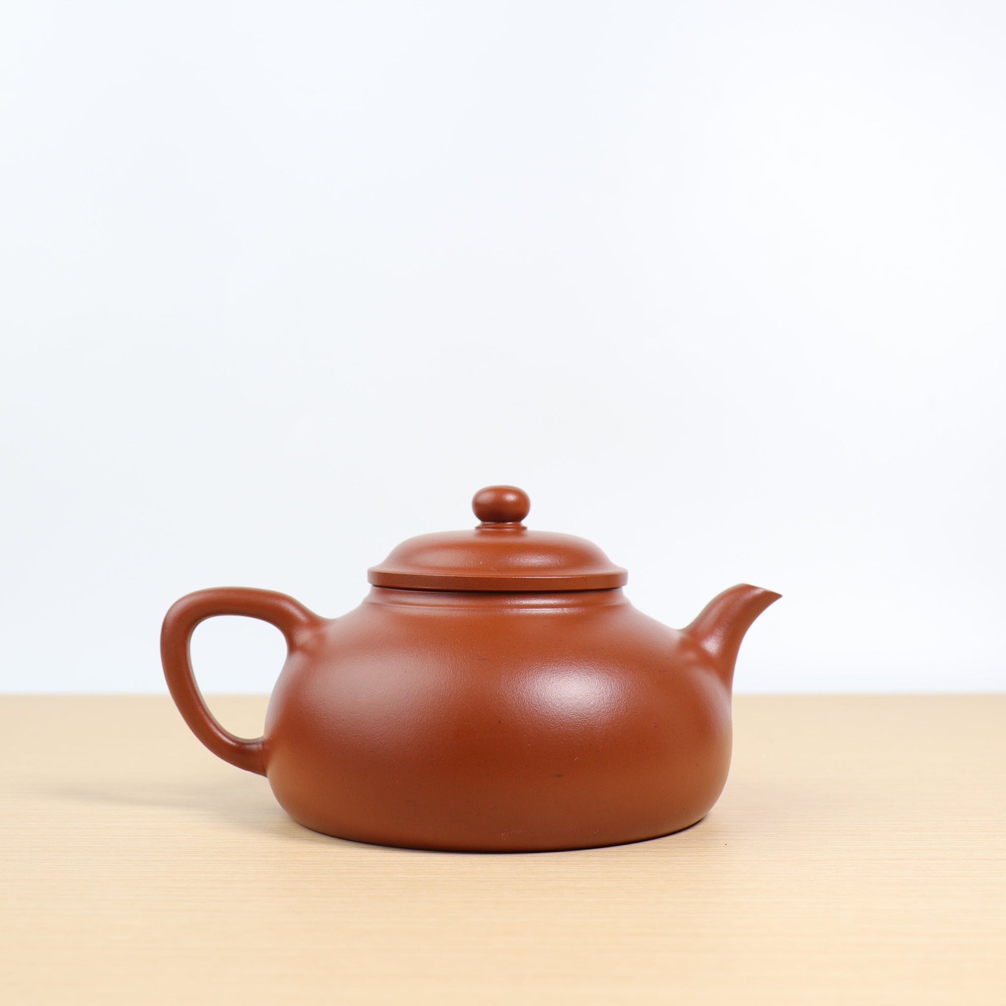 *Autumn reward｜Buy one and get three free* [Half-hat Half Moon] Purple clay teapot with words engraved on red clay