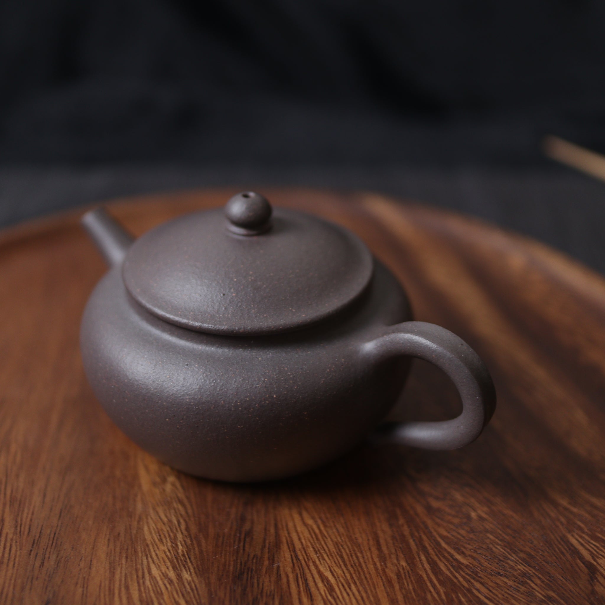 *New Product* [Hat] Fully handmade purple clay teapot with symbiotic minerals