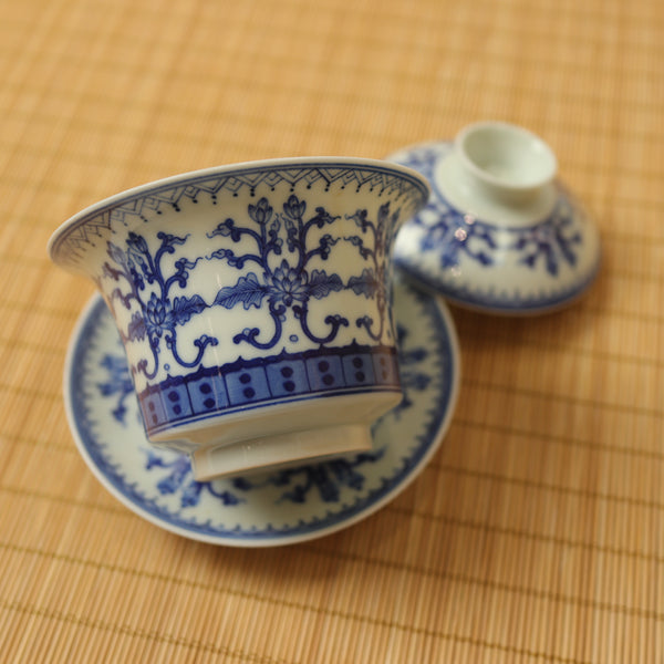 （已售出）*新品*【繁花】景德鎮青花三才馬蹄型蓋碗