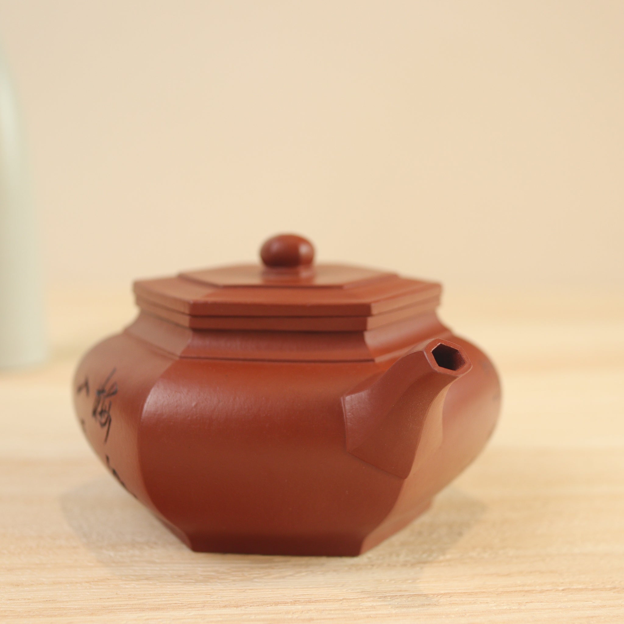 現貨太古**新品*【六方大彬】一廠老泥刻畫紫砂茶壺– Cha-Tailor Tea 