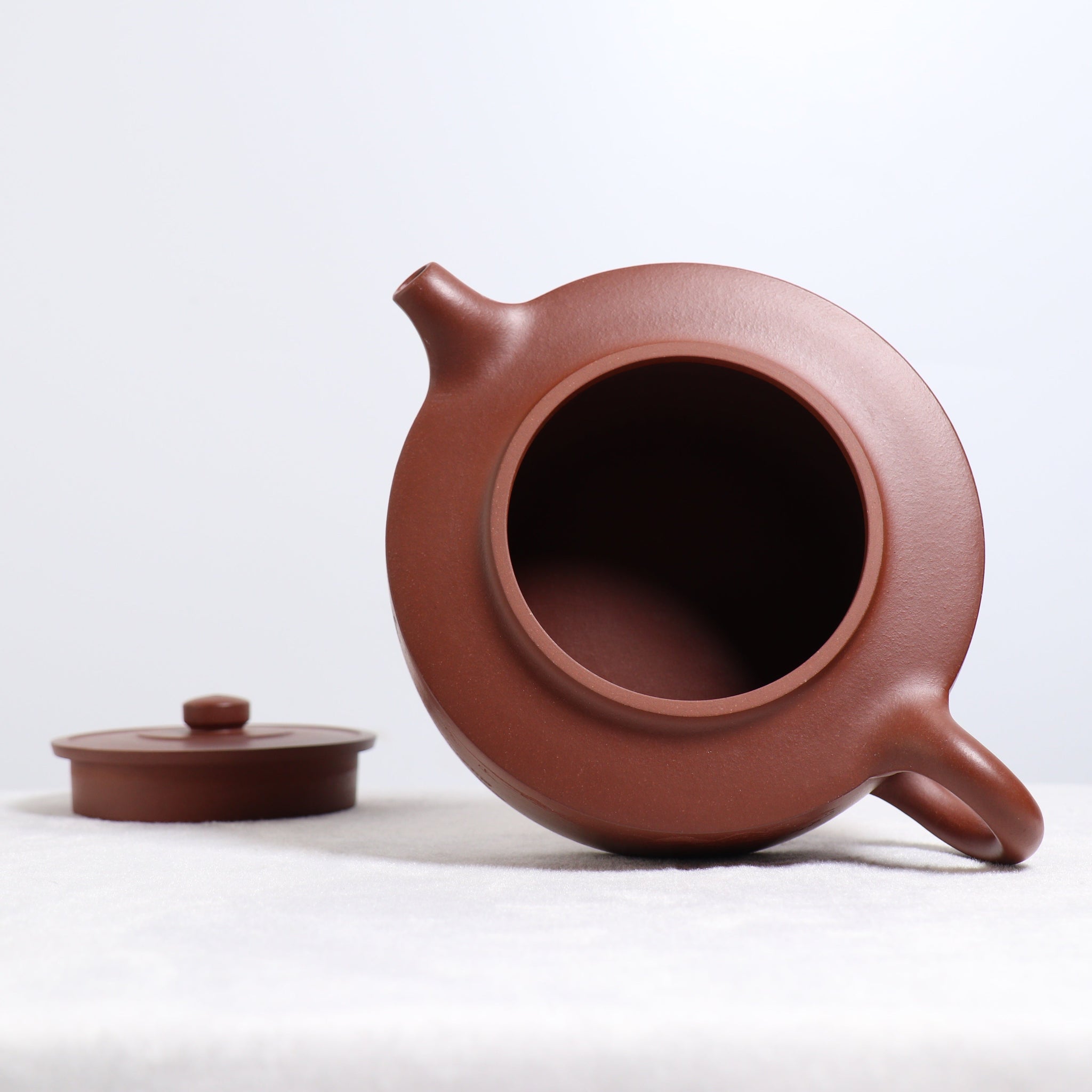 (Sold) *Autumn Reward｜Buy one get three free* [Zhou Pan Teapot] Original ore clear cement carved purple sand teapot