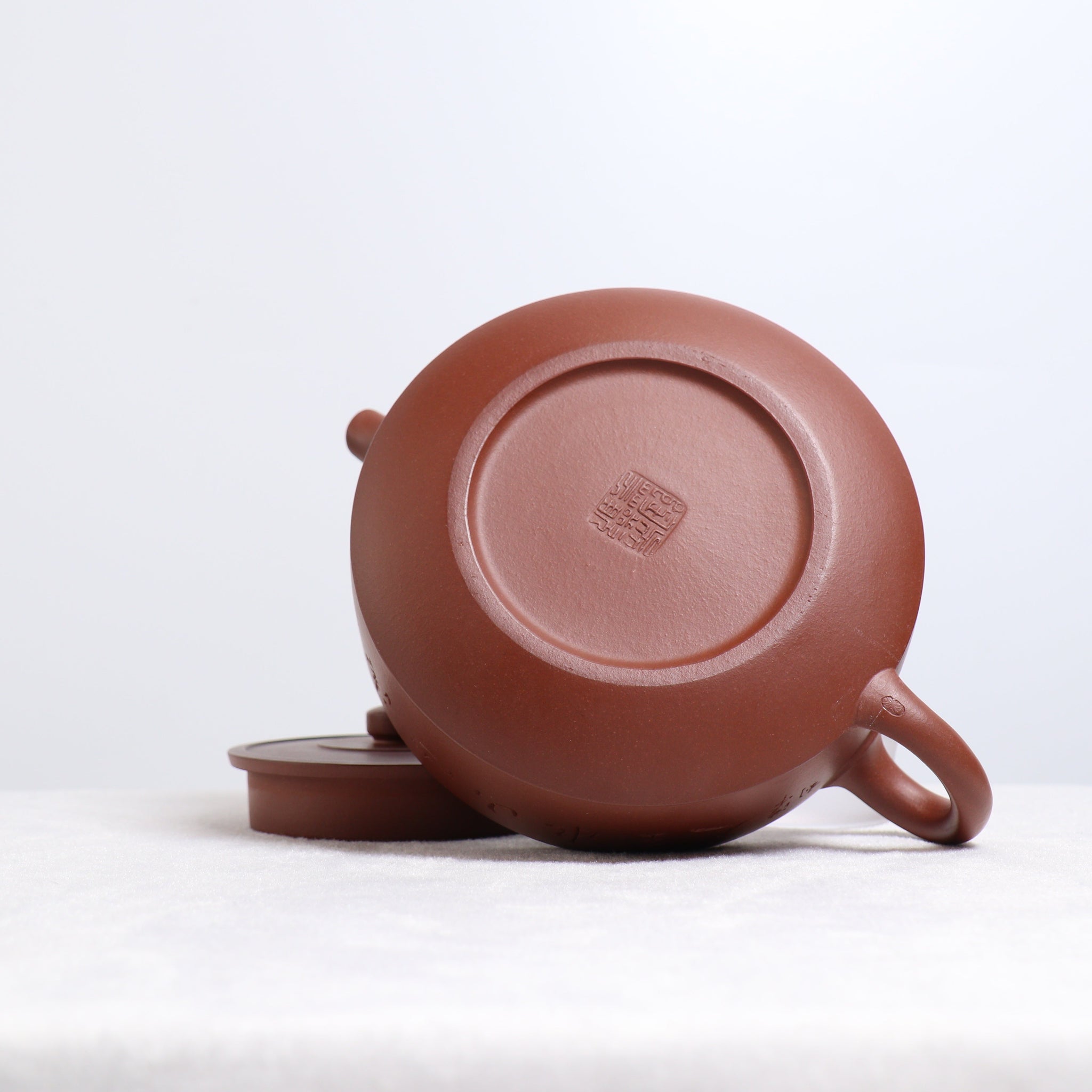 (Sold) *Autumn Reward｜Buy one get three free* [Zhou Pan Teapot] Original ore clear cement carved purple sand teapot