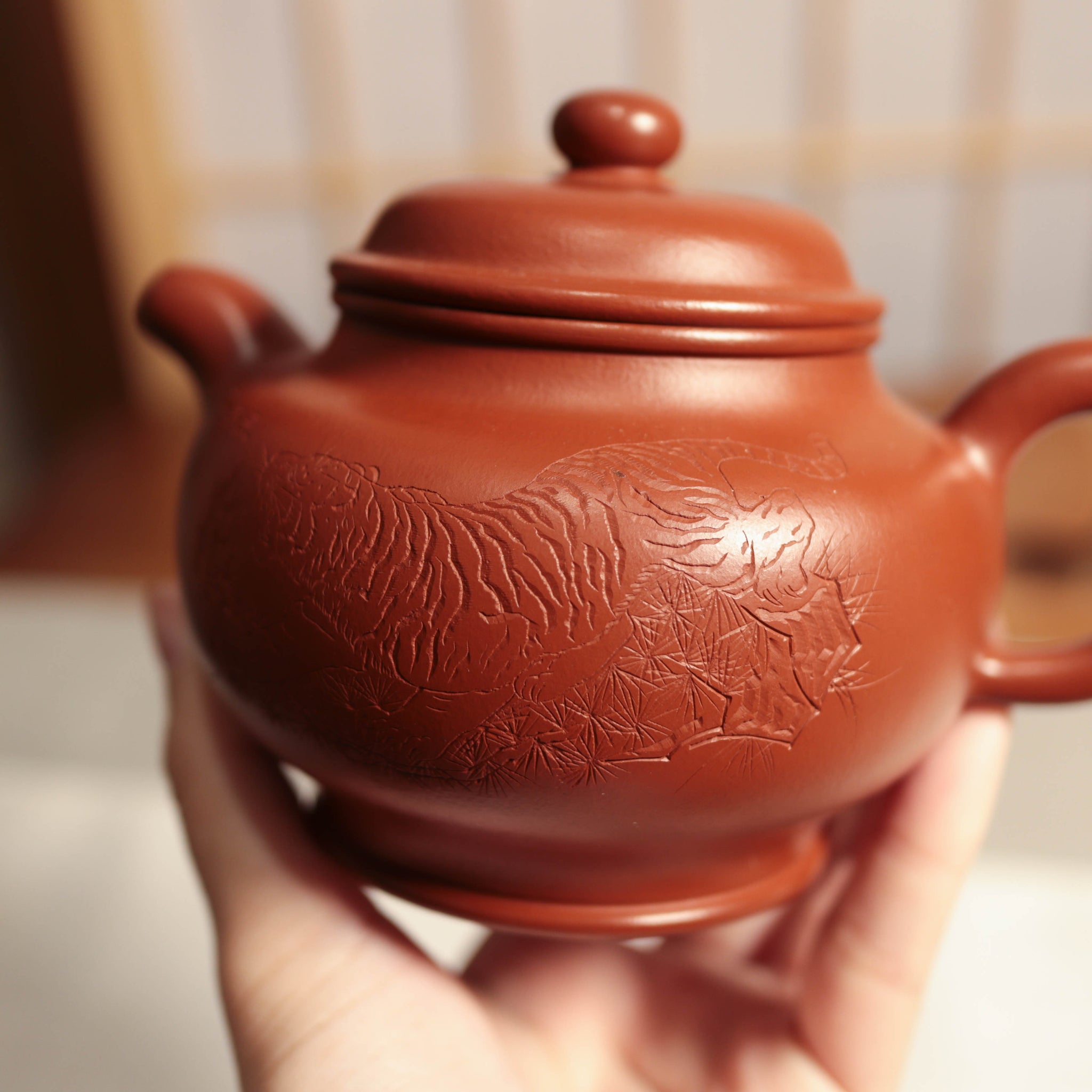 （已售出）【雄風】朱泥雕刻紫砂茶壺